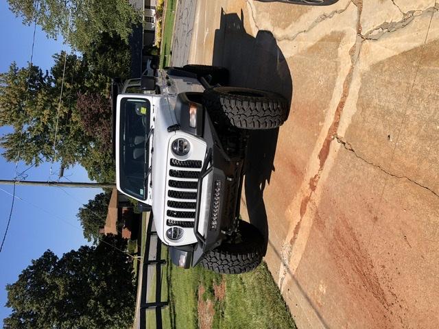 Jeep Gladiator Got new rubicon fenders....to paint or not to paint?  Opinions... D2CD9AFF-FE02-401C-BE63-6B86B65A0973