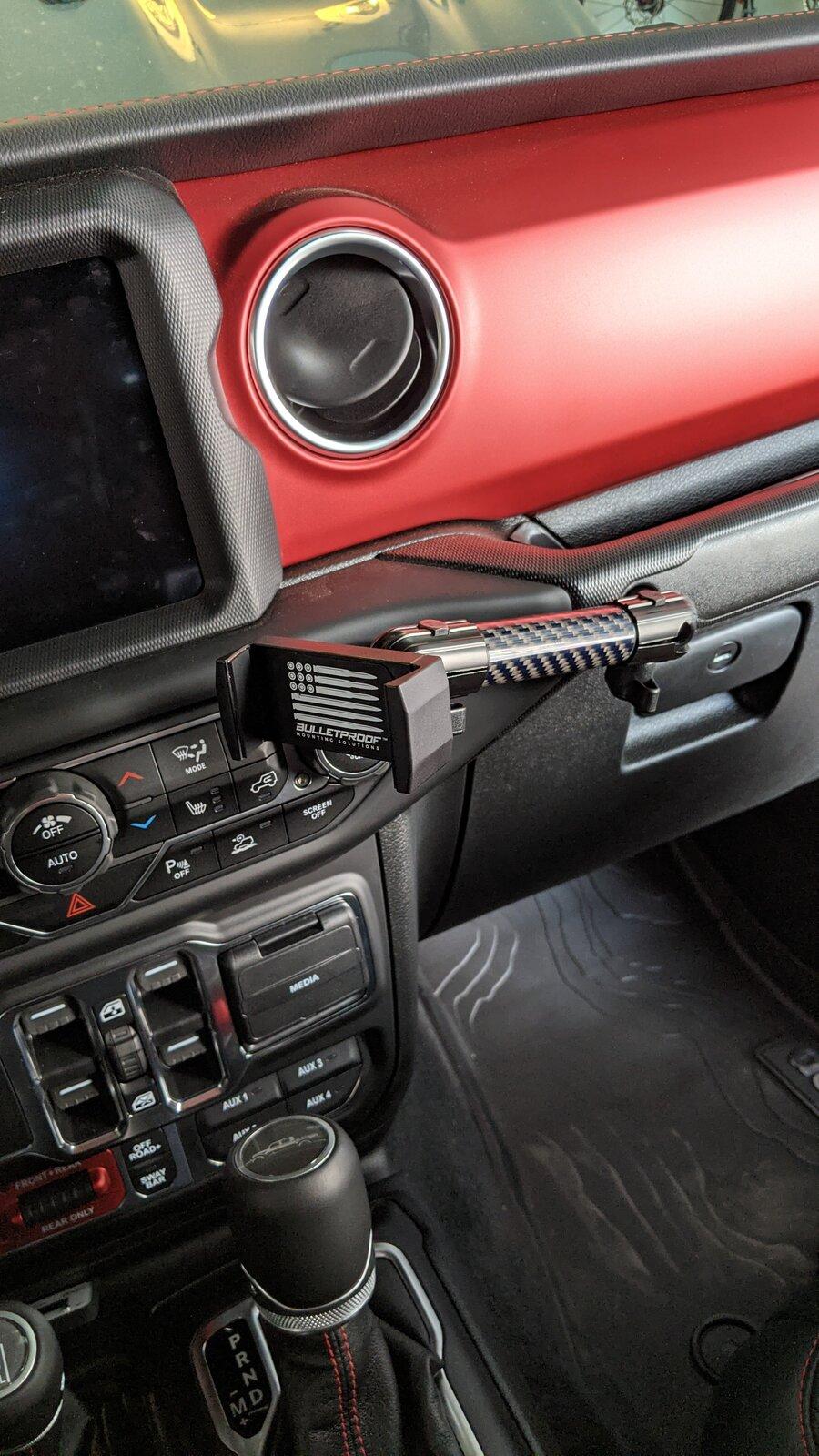 Jeep Gladiator What is everyone doing for cell phone mounting? PXL_20200926_222034133