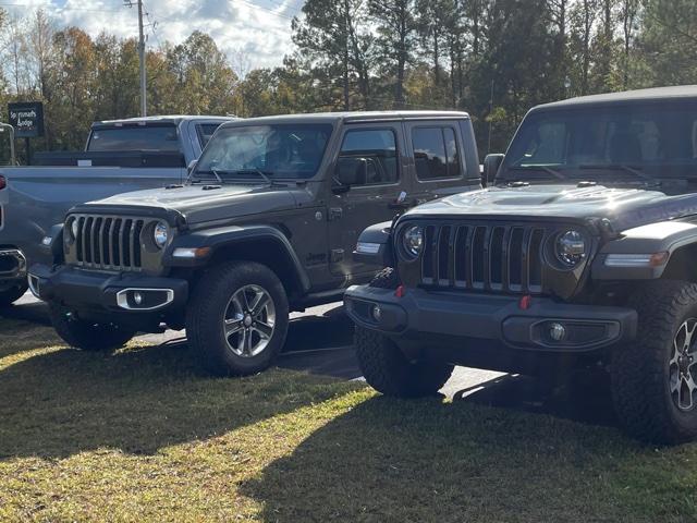 Jeep Gladiator Jeeps Parking Next To Jeeps Parking next to Jee