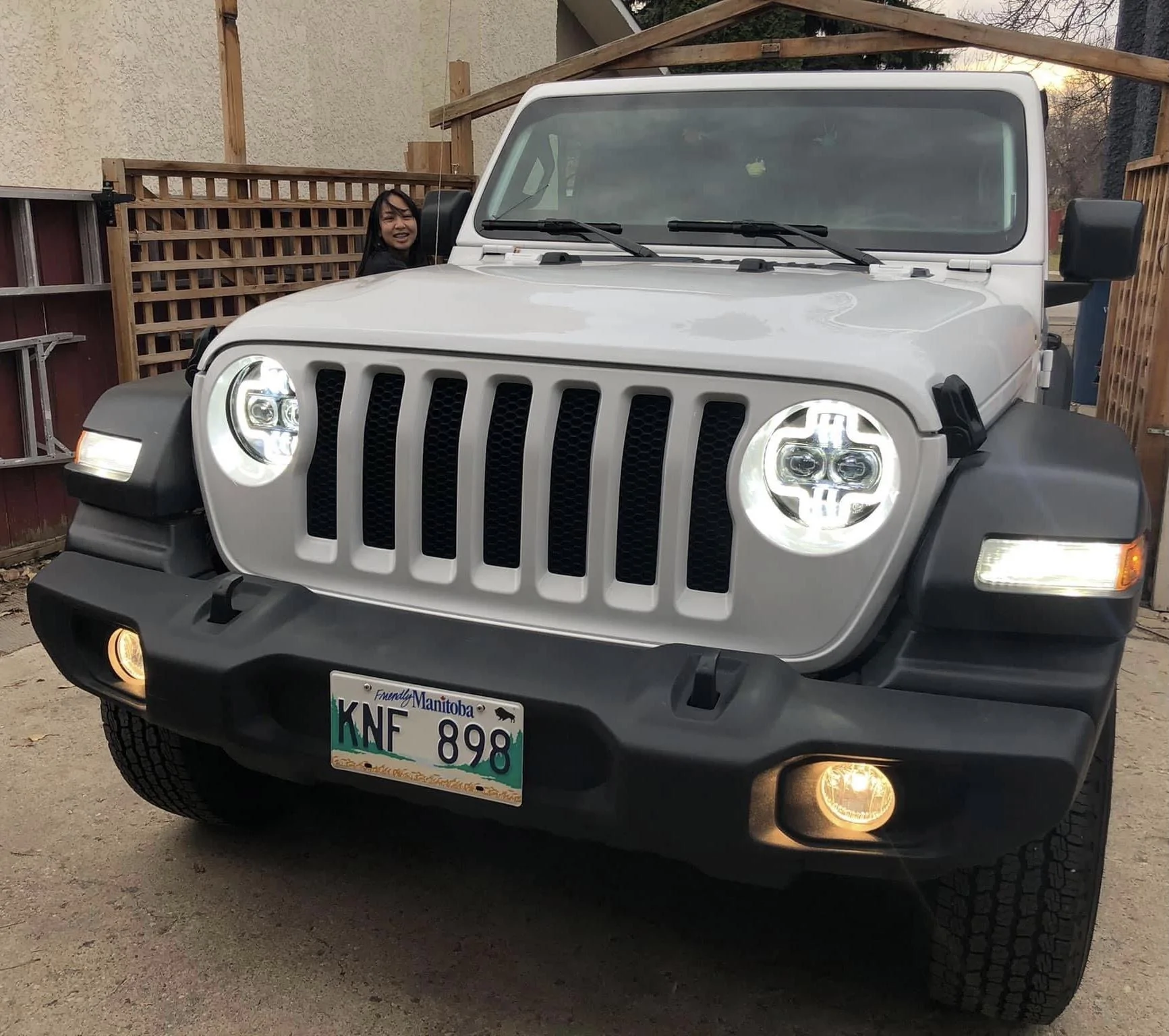 Jeep Gladiator How to wire DRL Halo 9 Inch DRL Bi-LED Jeep JT Gladiator JL Wrangler Headlights Install B47847AE-5599-46C7-99F9-F33CC19DABB1