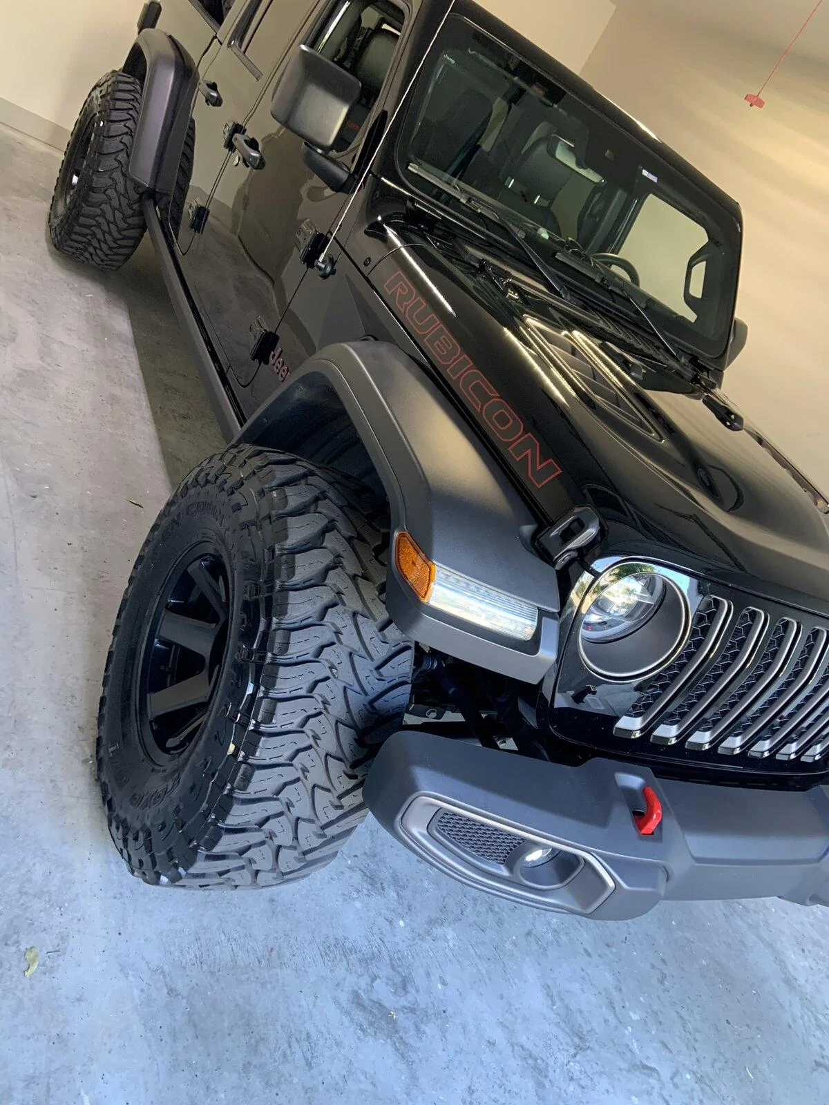 Jeep Gladiator 2020 Jeep Gladiator Rubicon front bumper 5C377FD6-9C8E-48AD-8FF0-4D8905A4FD7E