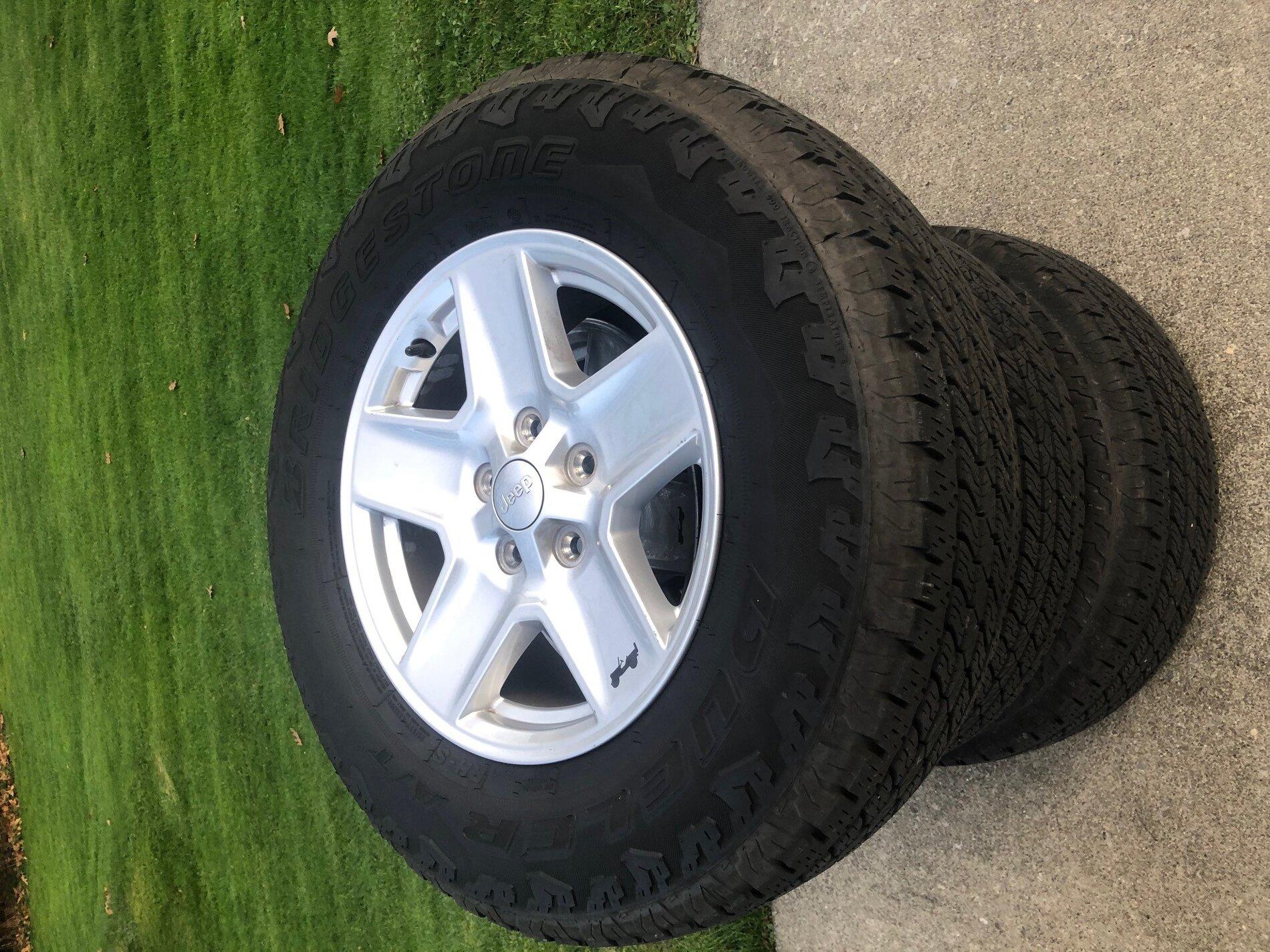 Jeep Gladiator Sport S Wheels / Tires / Lugs / TPMS Tires