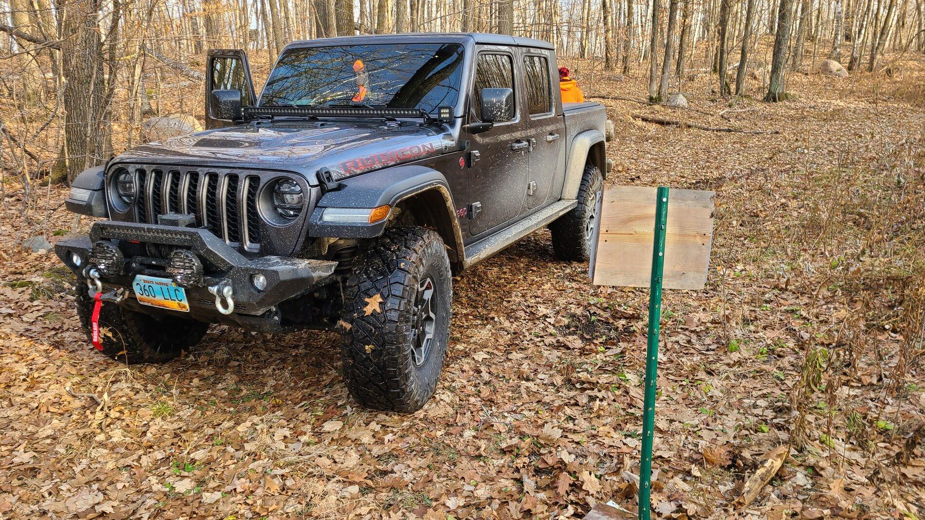 Jeep Gladiator Any suggestions on a front bumper that will fit the stock LEDs? 20201106_150800