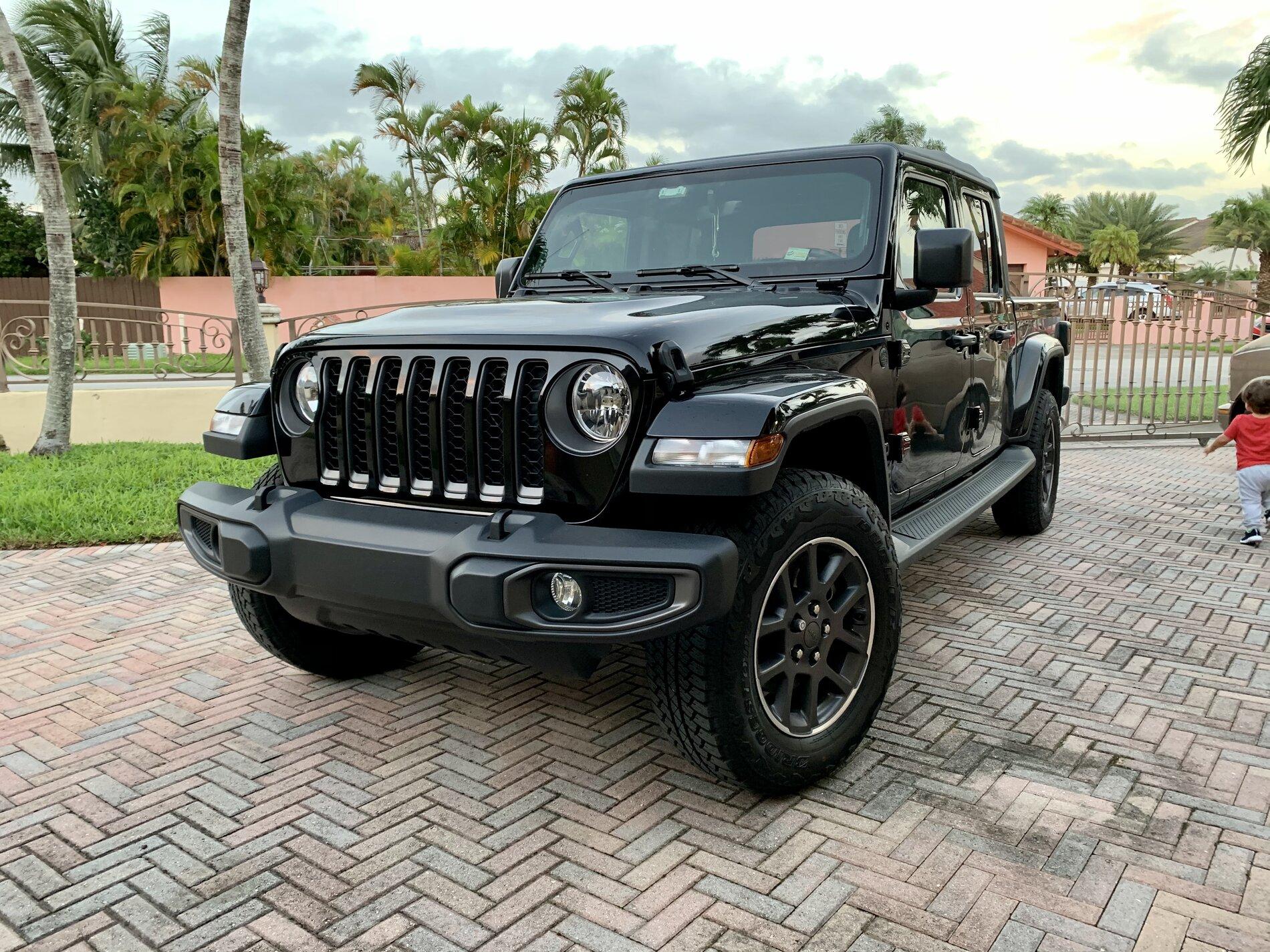 Jeep Gladiator 80TH ANNIVERSARY Edition Gladiator JT Club 7BBA015F-0D7C-4DD8-987A-FCCF73DCA3E7