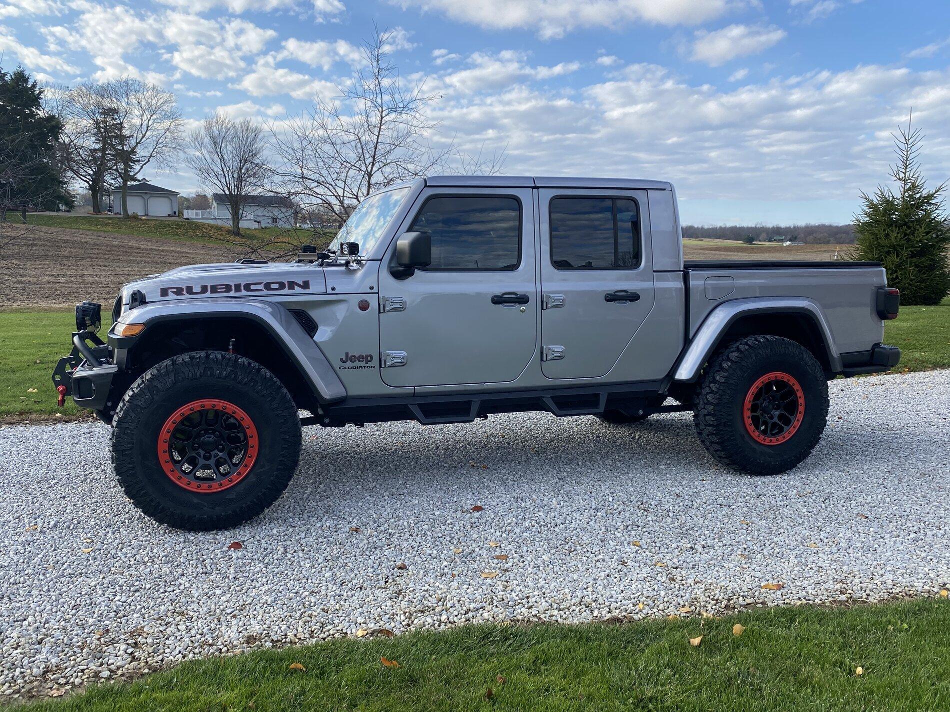 Jeep Gladiator Rubicon, Teraflex 1.5 inch level, and 37s B1590619-59A7-48A7-84C1-C7A4223D5BF6