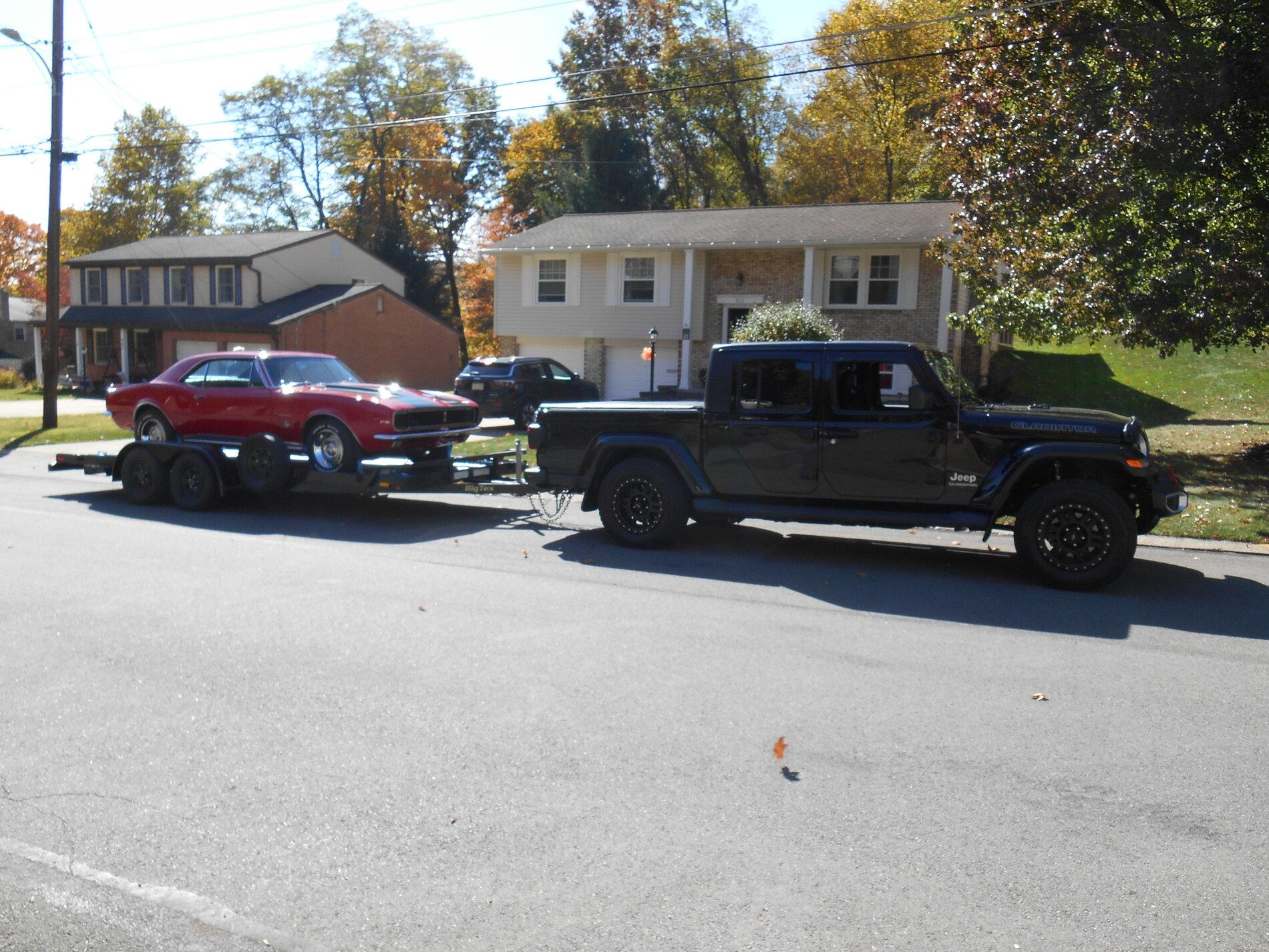 Jeep Gladiator So, what is everybody towing? camaro home 2.JPG