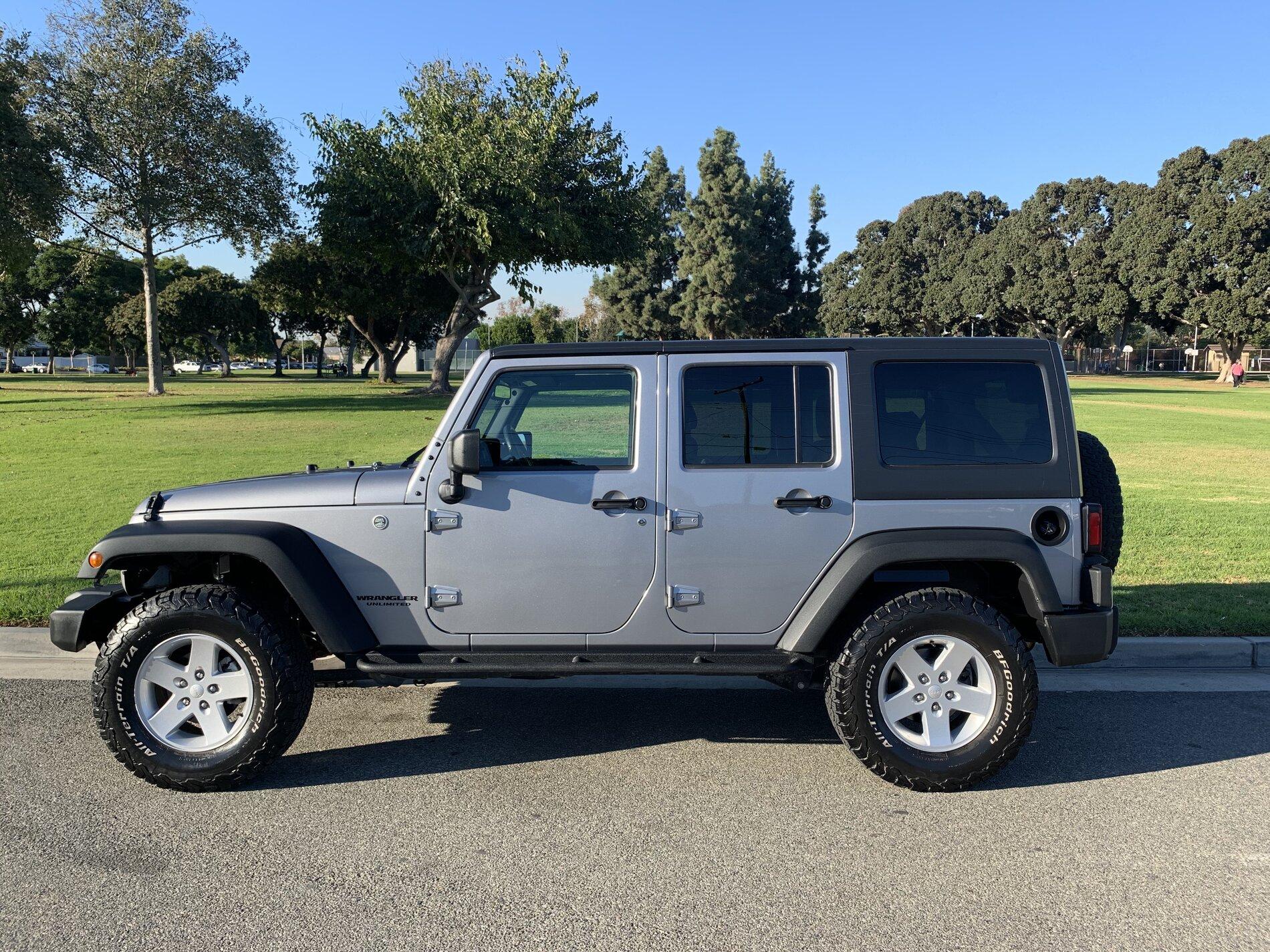 Jeep Gladiator 17’ JKU Sport S - SoCal 66379943-ED73-487E-89DE-4D07A5E51E84
