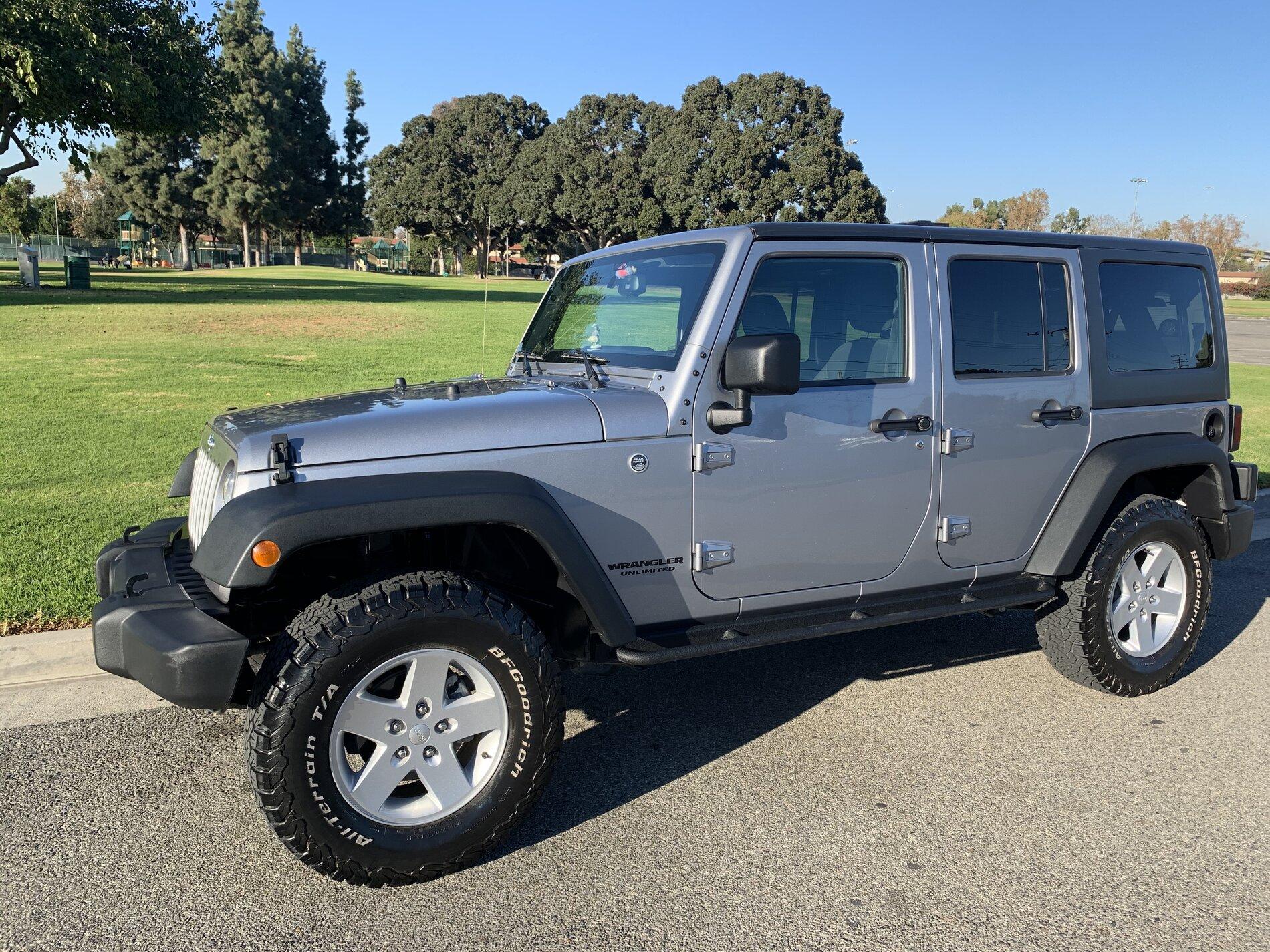 Jeep Gladiator 17’ JKU Sport S - SoCal E64E16E0-C689-45A9-BA58-02D4F93AAF5B