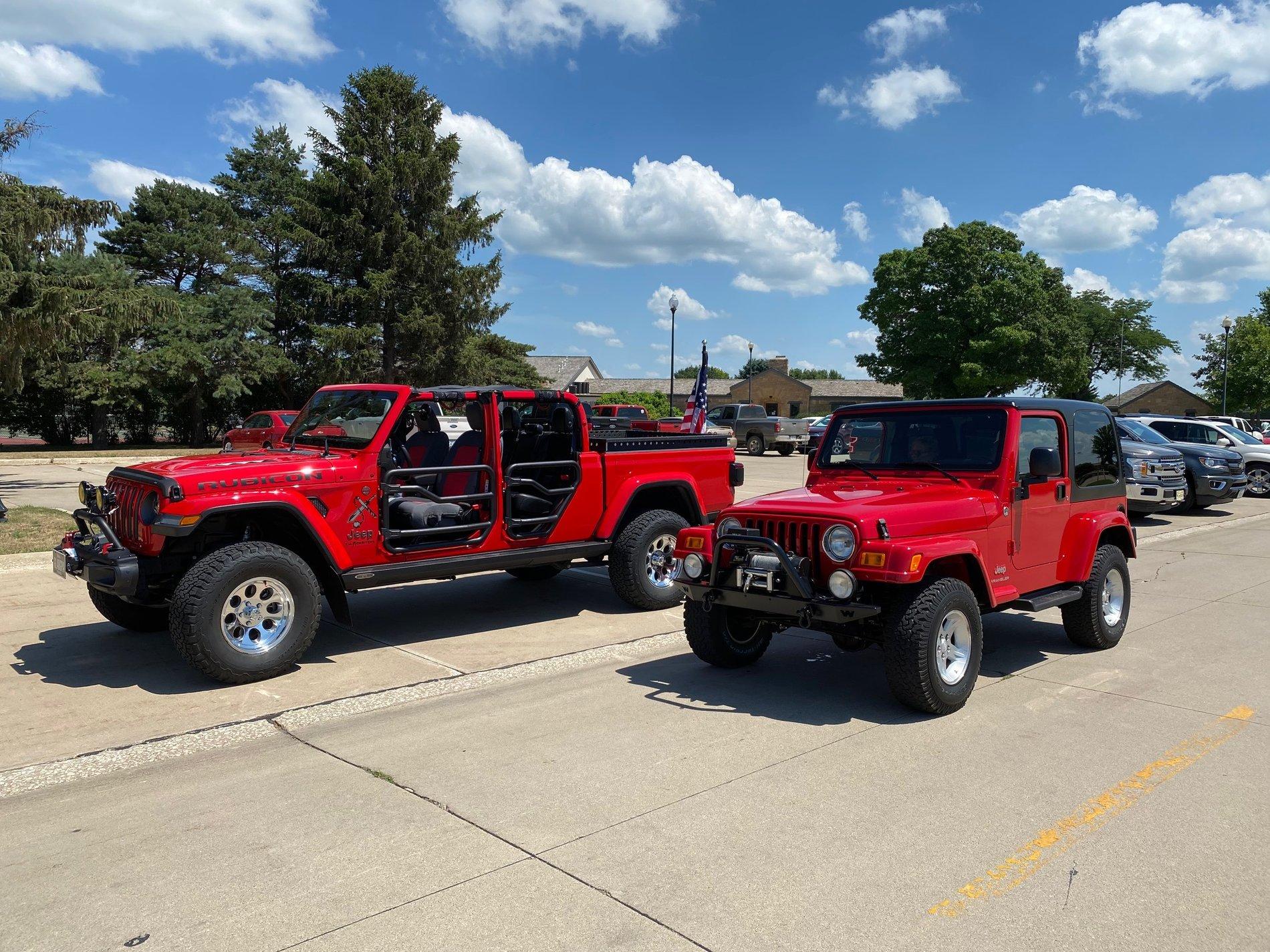 Jeep Gladiator Glad Grandpa Firecracker Red LE Build E62F10EF-8680-46FE-9DC1-5DC454C47A7A