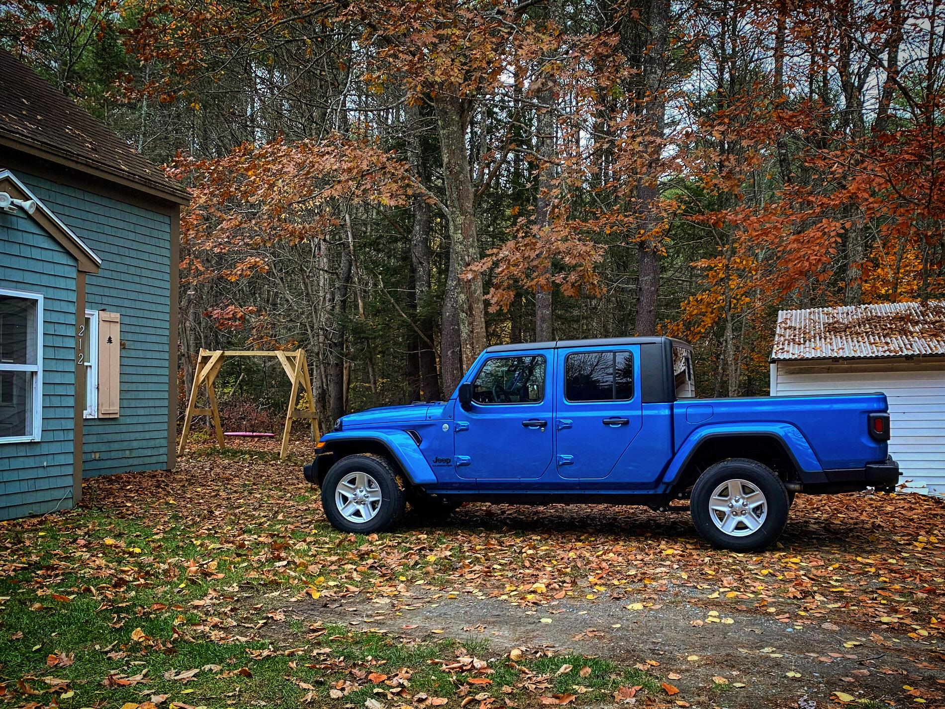 Jeep Gladiator HYDRO BLUE PEARL Gladiator JT Club 1A540A87-26D0-47B8-850F-EFFC8EDC707A