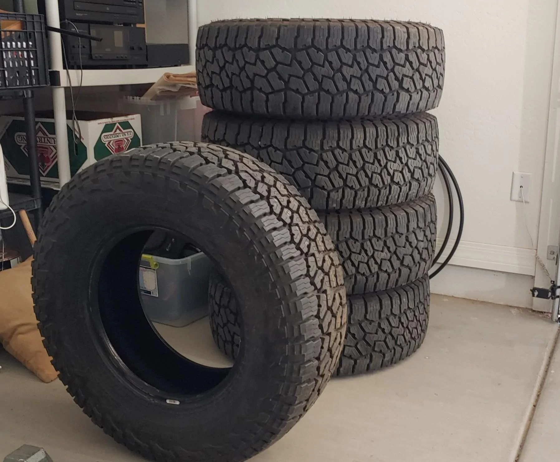 Jeep Gladiator 4 Rubicon Wheels and Tires plus spare. $800 20201112_131937~2[1563]