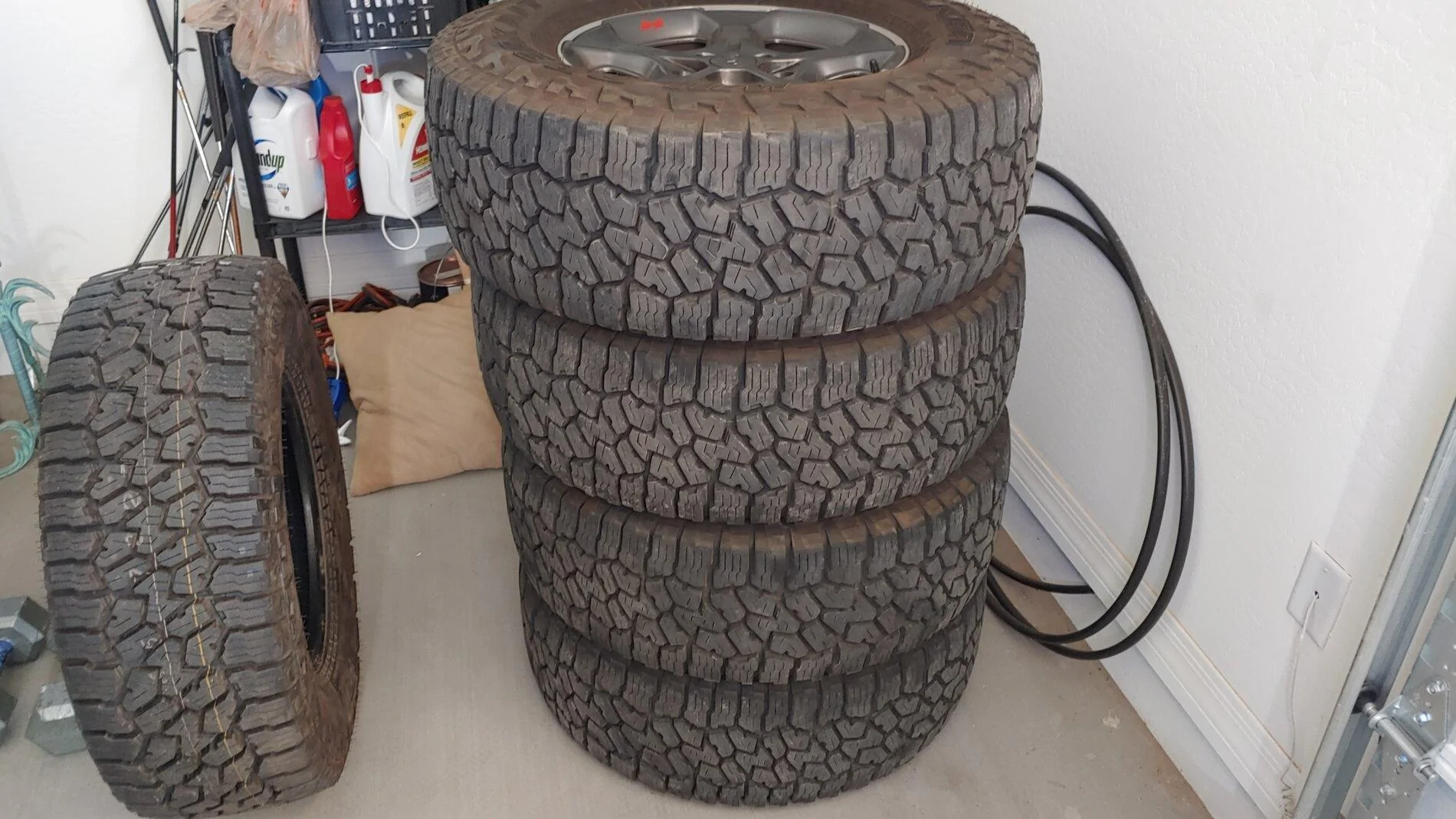 Jeep Gladiator 4 Rubicon Wheels and Tires plus spare. $800 20201112_131944[1562]