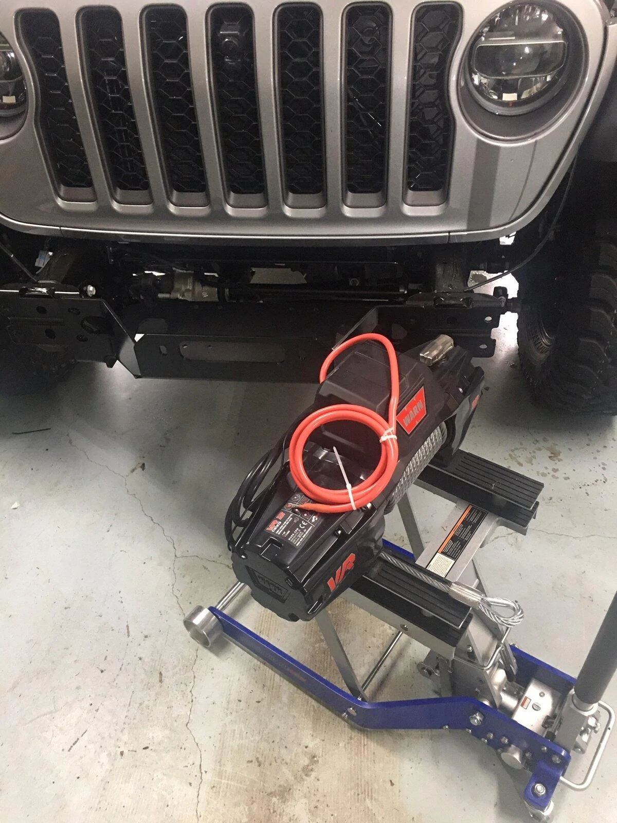 Jeep Gladiator Installed winch in OEM Bumper winch3