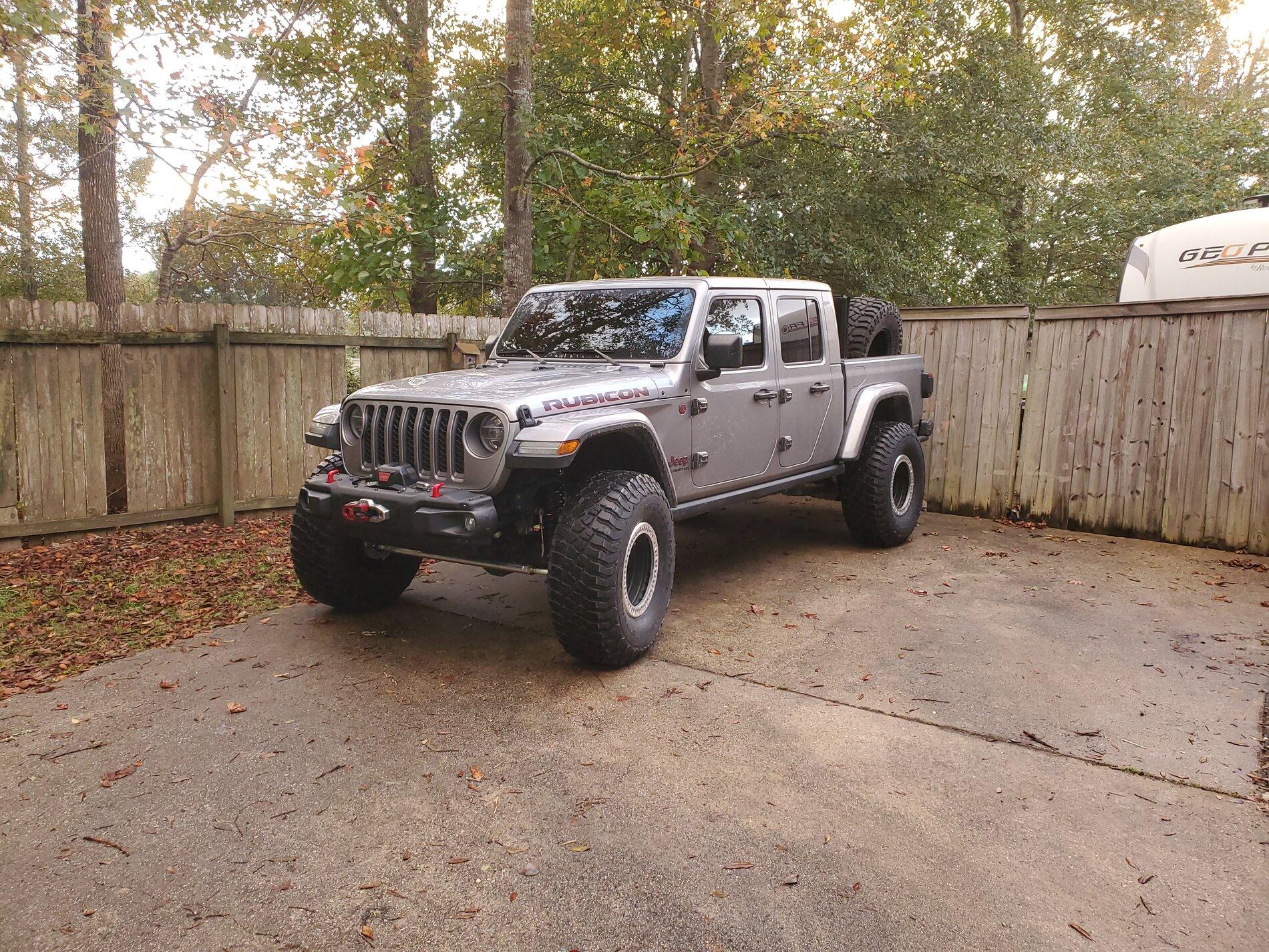 Jeep Gladiator Lets see all those Gladiators with lifts and bigger tires! 20201110_164359