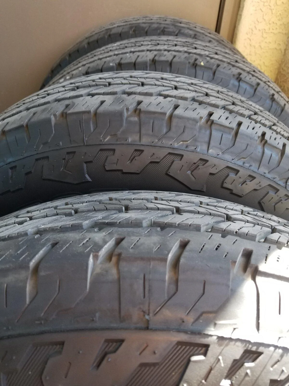 Jeep Gladiator 2021 Sport S Wheels And Bridgestone A/T Tires 20201113_115514