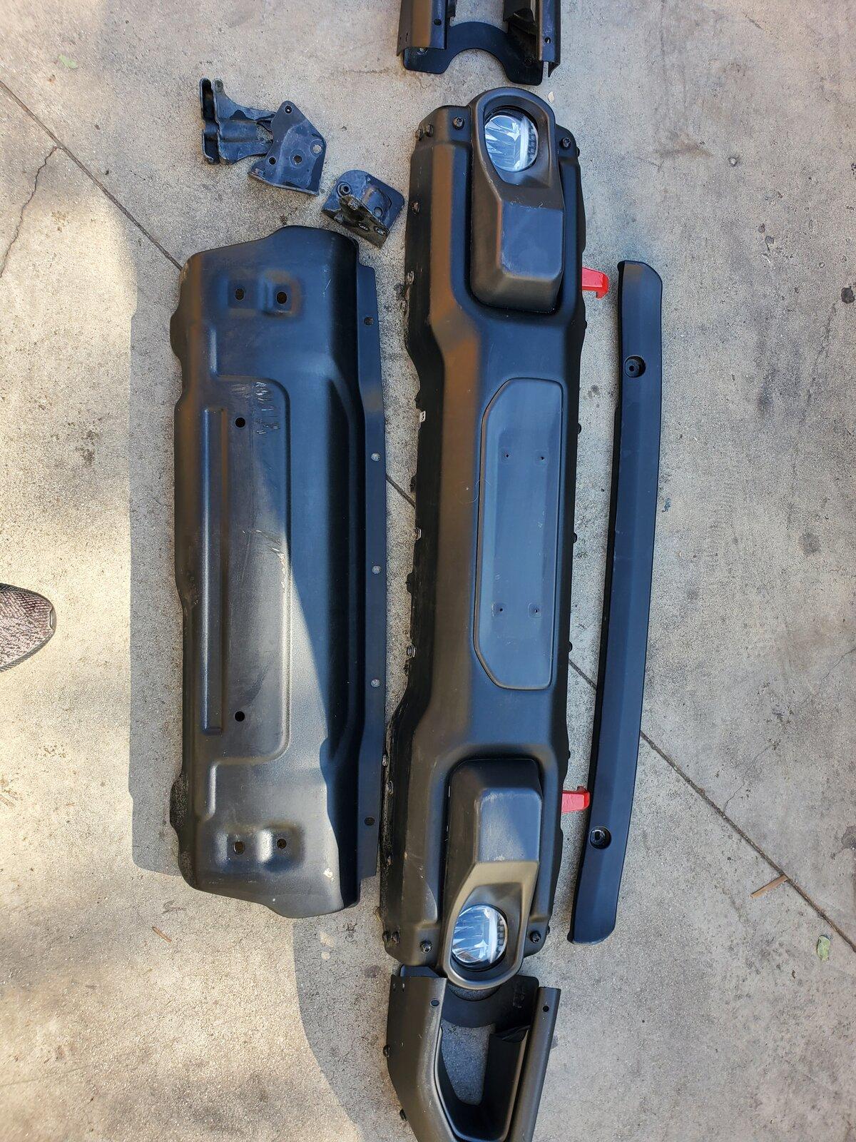 Jeep Gladiator Gladiator  Mopar stell front bumper 3 pieces $750 20201113_101634