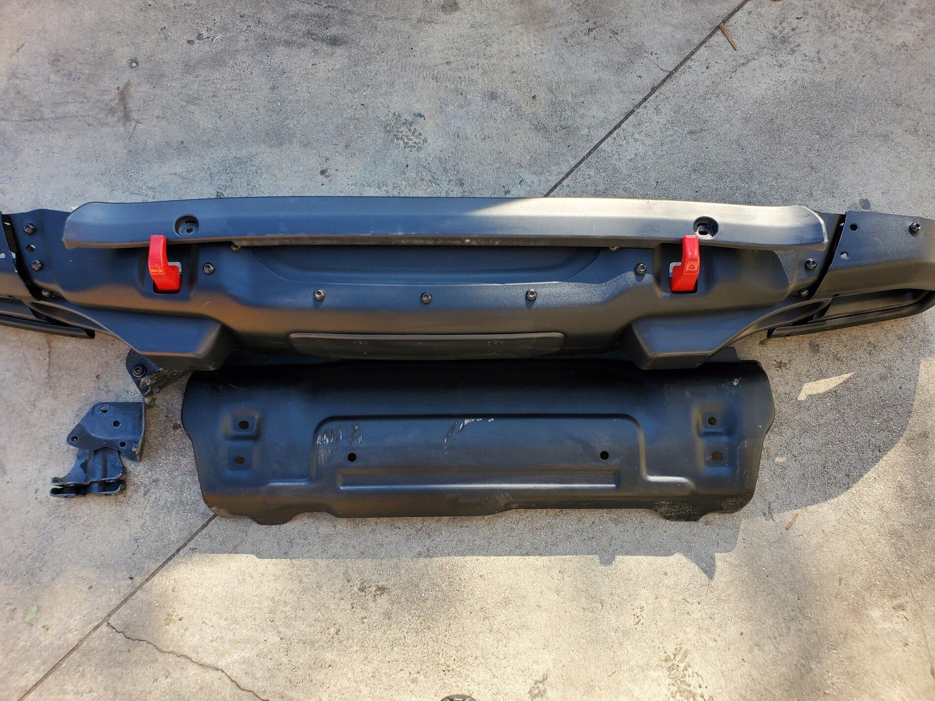 Jeep Gladiator Gladiator  Mopar stell front bumper 3 pieces $750 20201113_101713