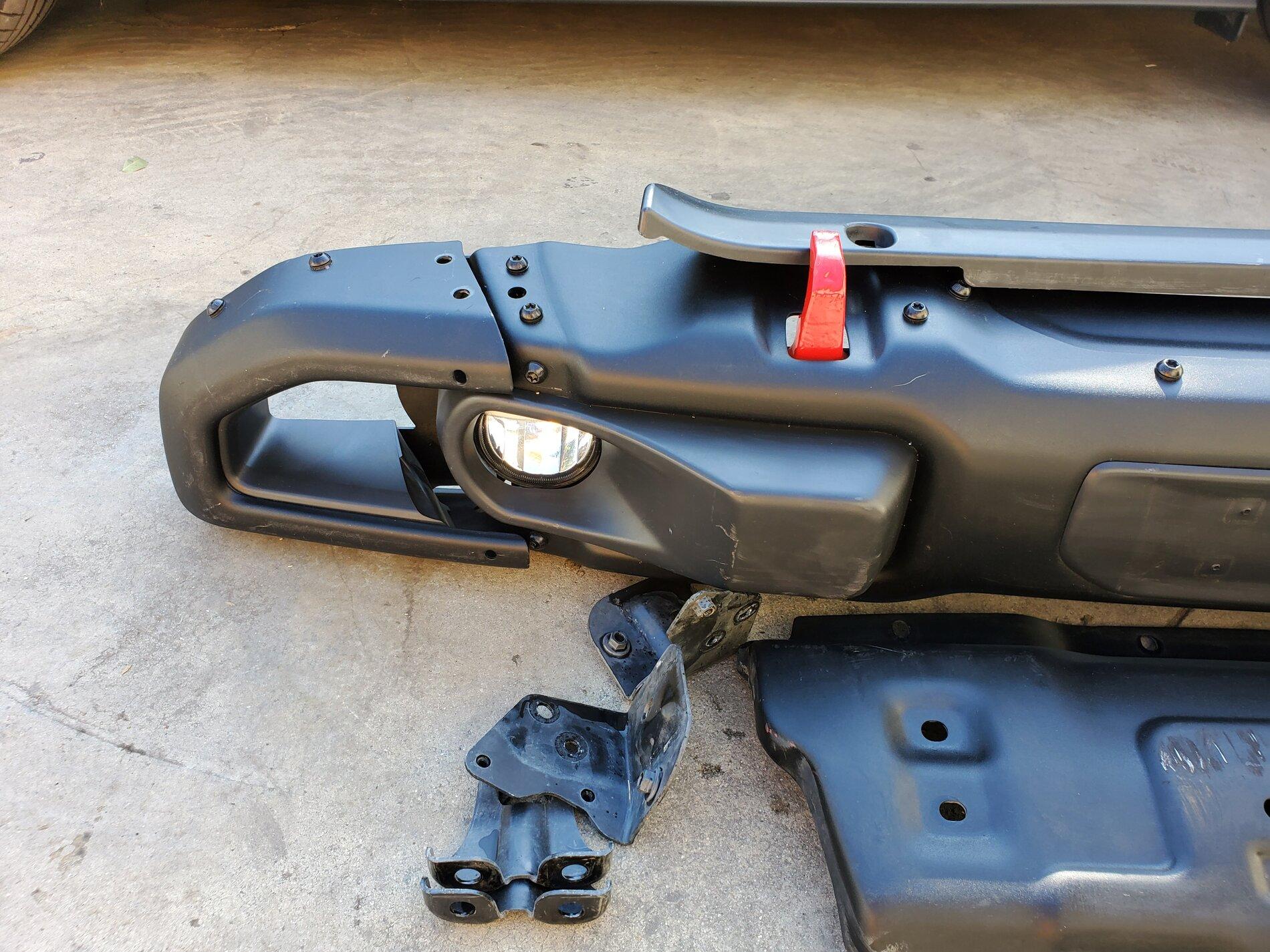 Jeep Gladiator Gladiator  Mopar stell front bumper 3 pieces $750 20201113_101718