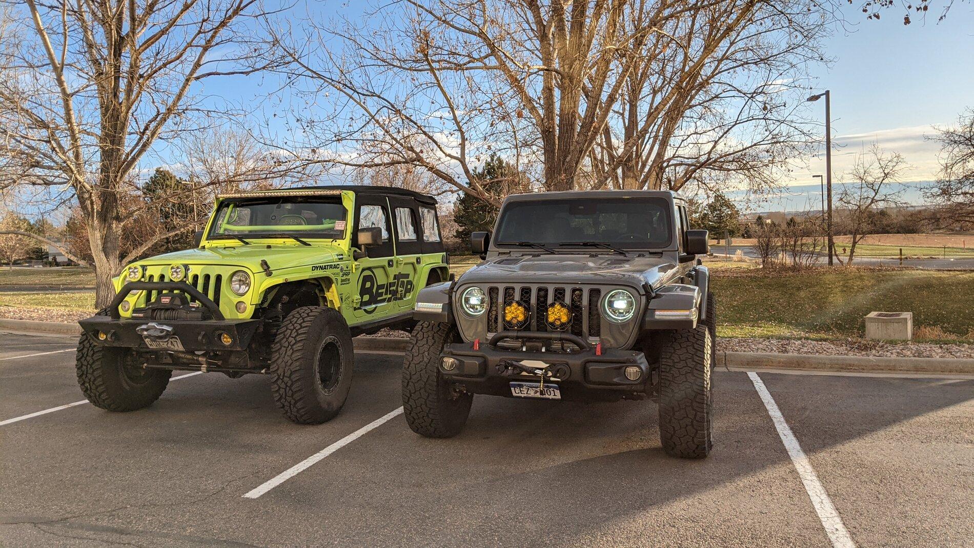Jeep Gladiator Jeeps Parking Next To Jeeps PXL_20201114_142716136