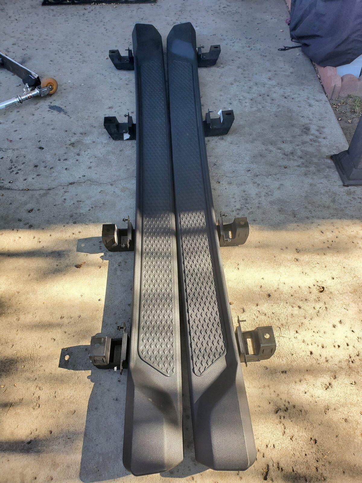 Jeep Gladiator 2020 JEEP GLADIATOR OVERLAND STEP SLIDERS $150 20201114_120019