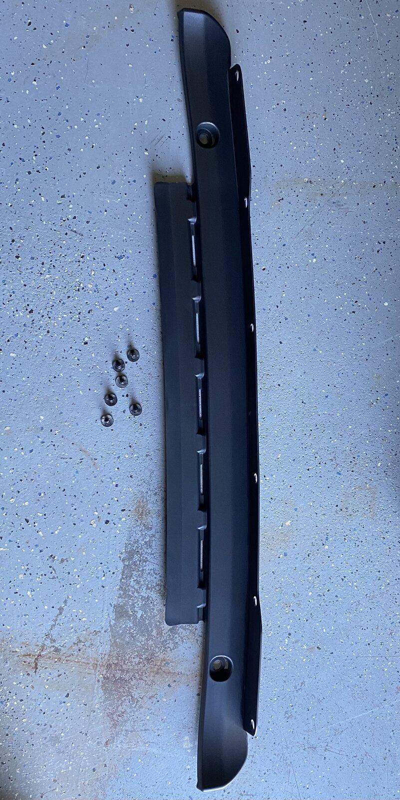 Jeep Gladiator FS: Rubicon plastic bumper (LED fogs) with skid 063A38FC-BBD9-4A87-9B52-6D235DA7481A