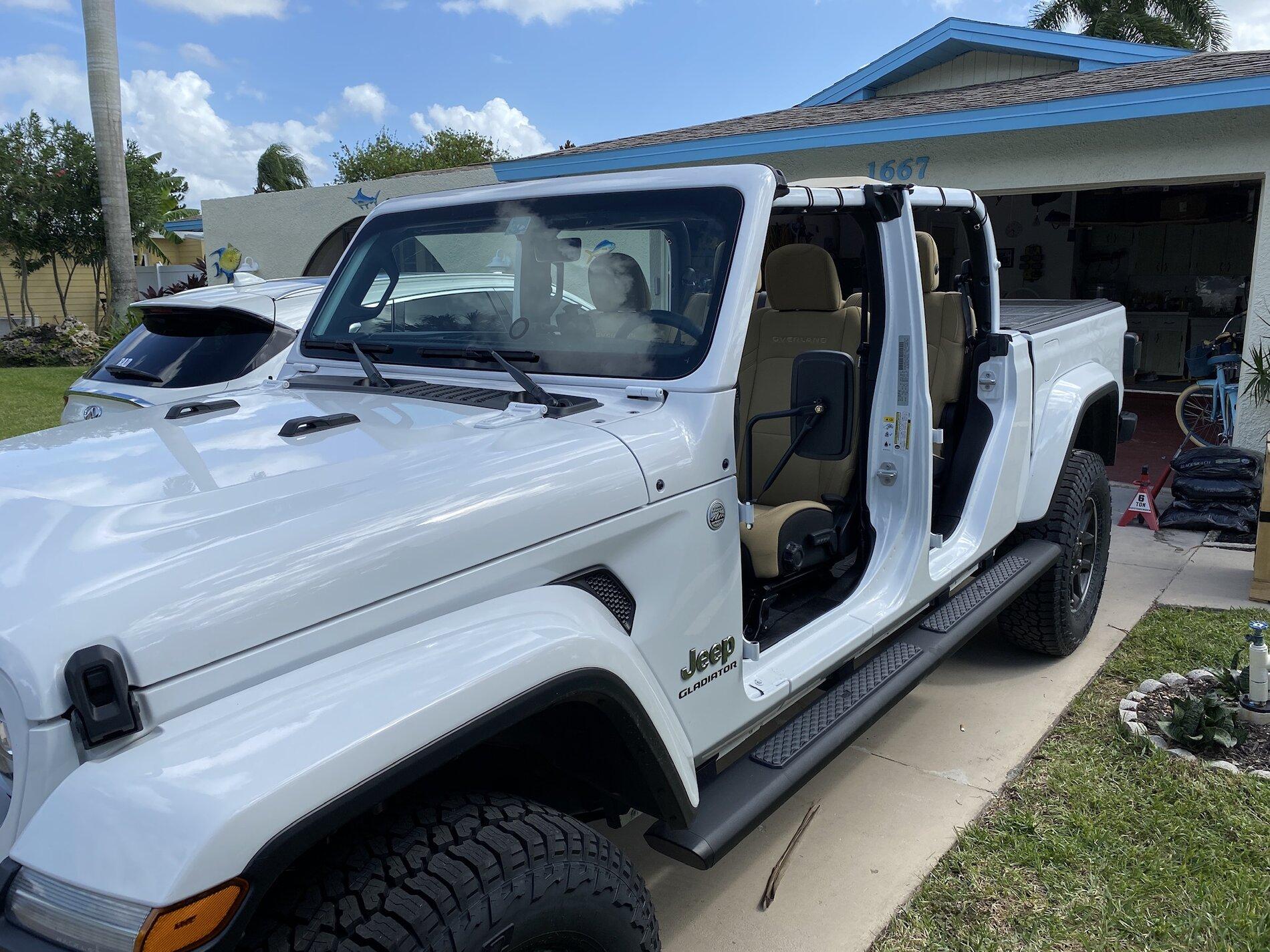 Jeep Gladiator Nude Gladiators (no doors/tops) - pics please 7A0BFA35-CF30-473F-A27D-7B99D9A2C6A6