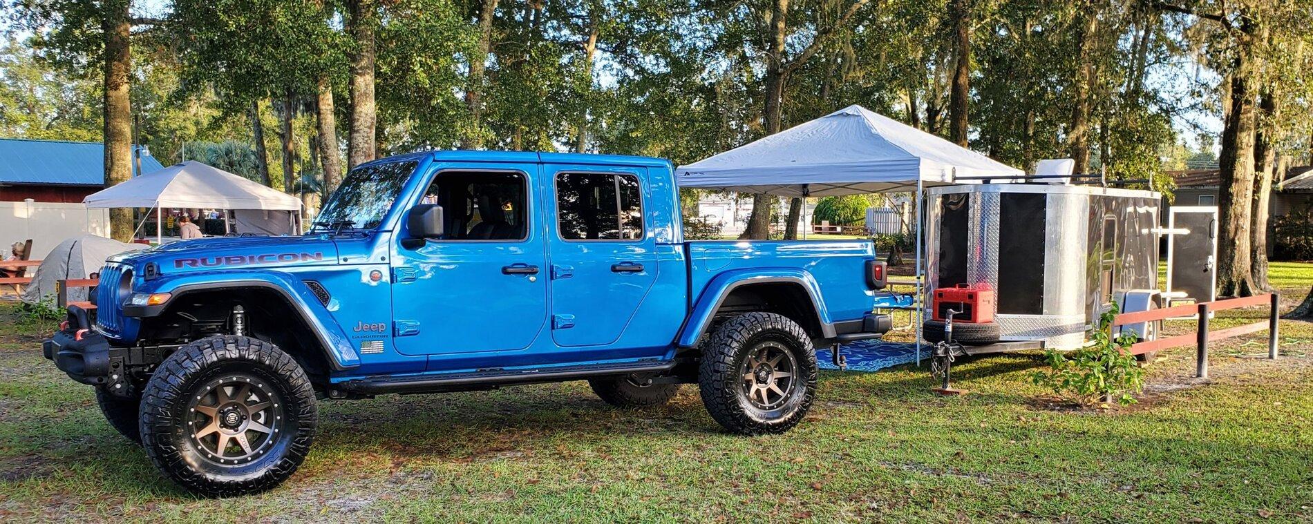 Jeep Gladiator Camping with your Gladiator Campin