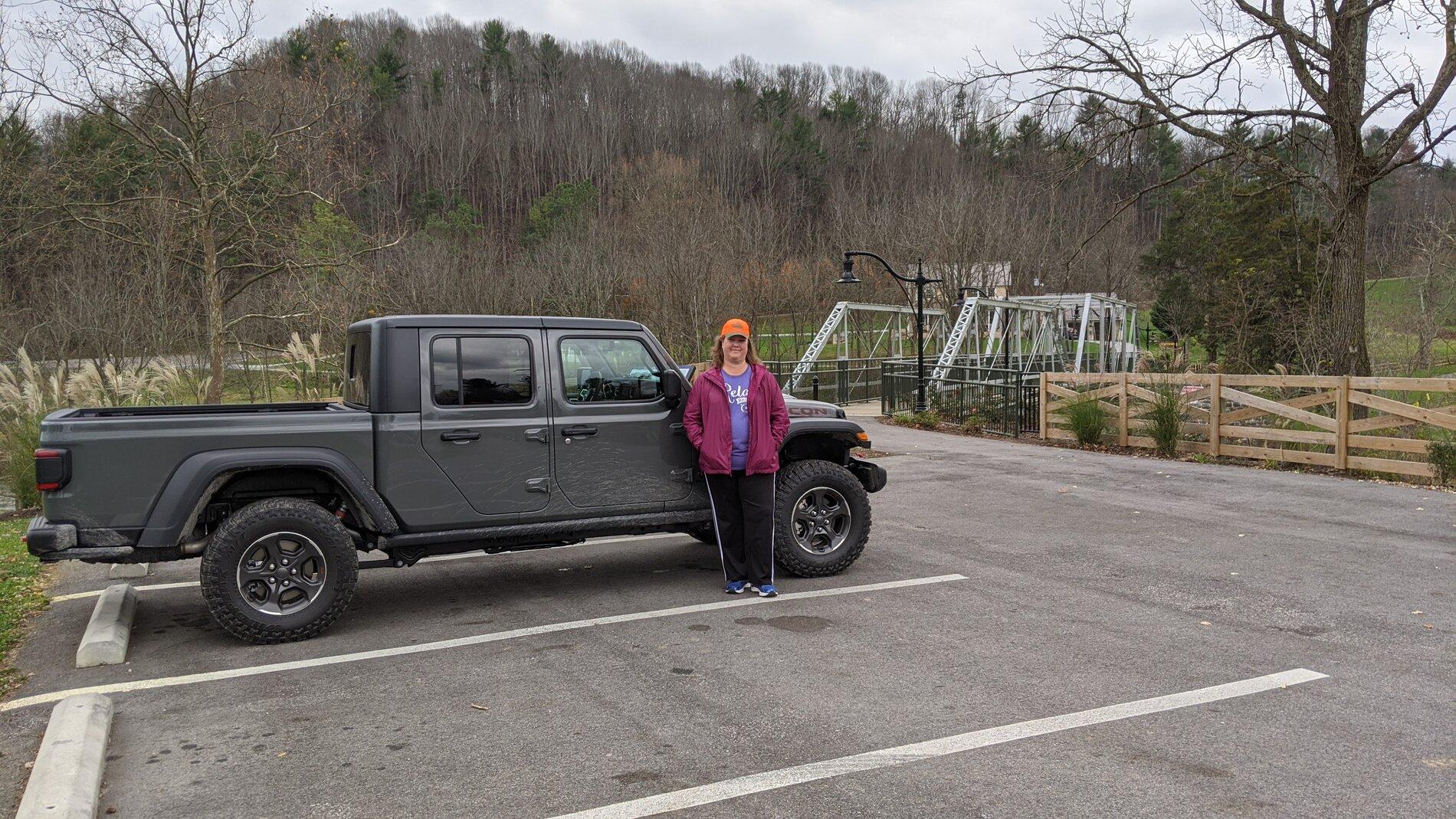 Jeep Gladiator Pics please.. Rubicons with just a front 1.5 spacer lift PXL_20201115_190128850