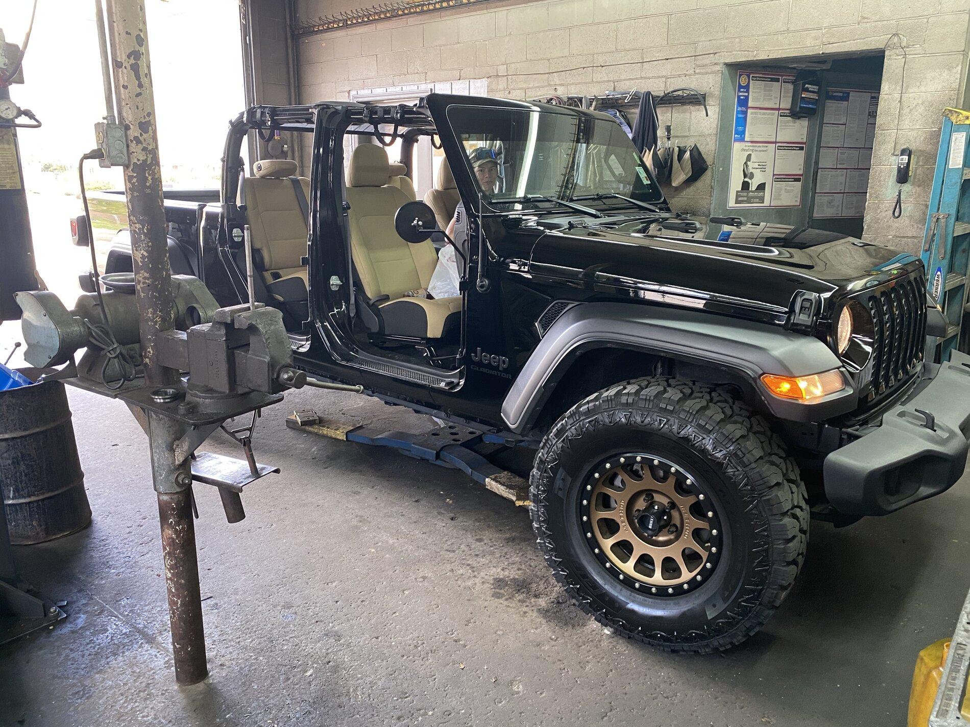 Jeep Gladiator Pictures of 33s and 35s 439CA527-A59A-458B-8867-C72595DFA17F