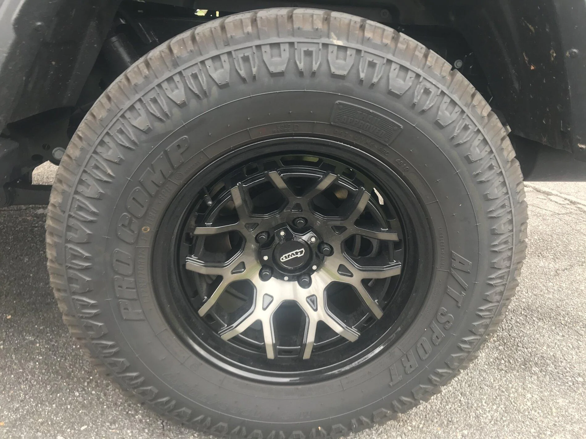 Jeep Gladiator $900 33" Wheels and Tires (set of 5) image1