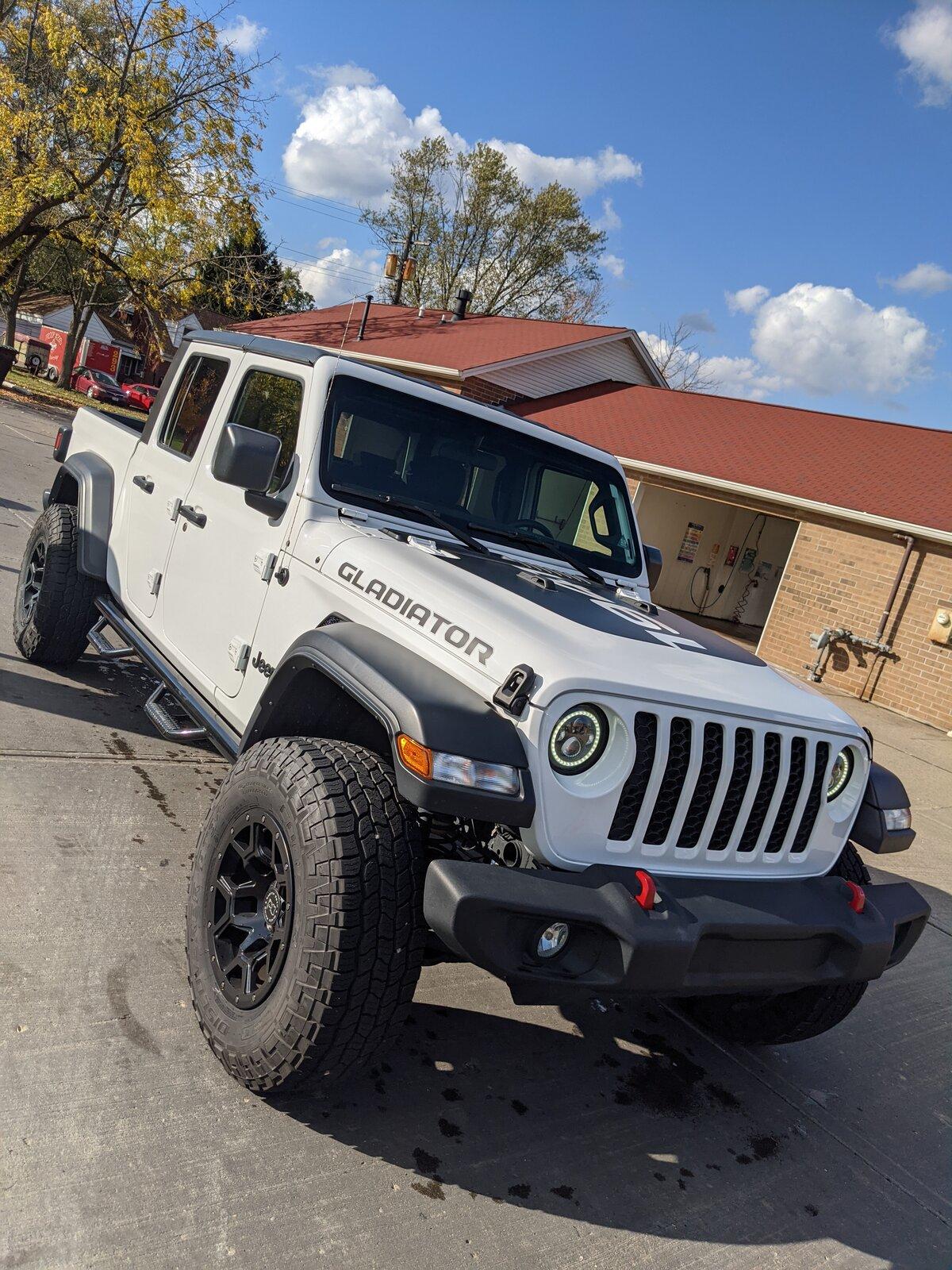 Jeep Gladiator What tires look aggressive but don’t ride much worse. PXL_20201022_200907205