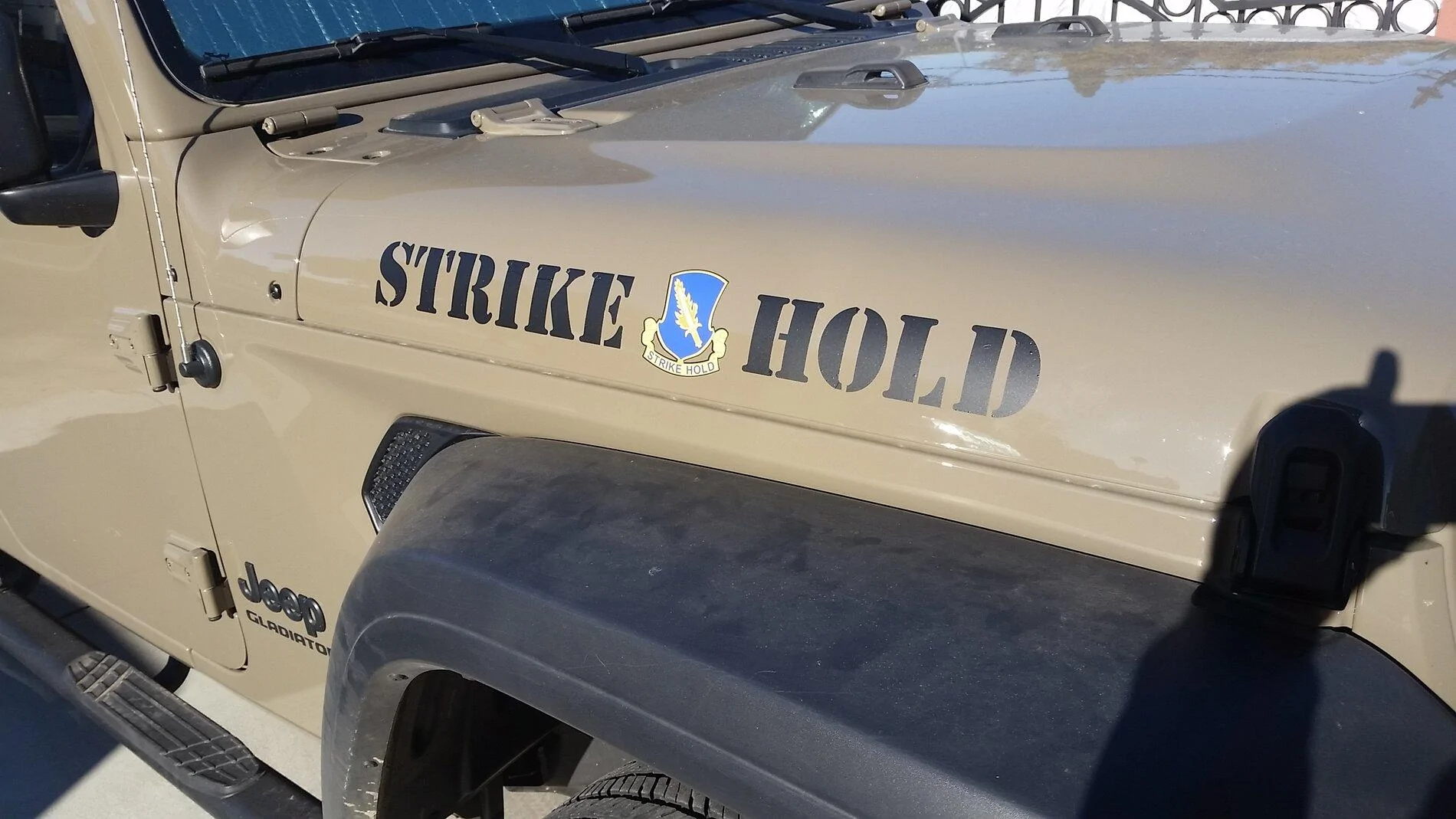 Jeep Gladiator Hood Decals Questions hood_decal_installed2