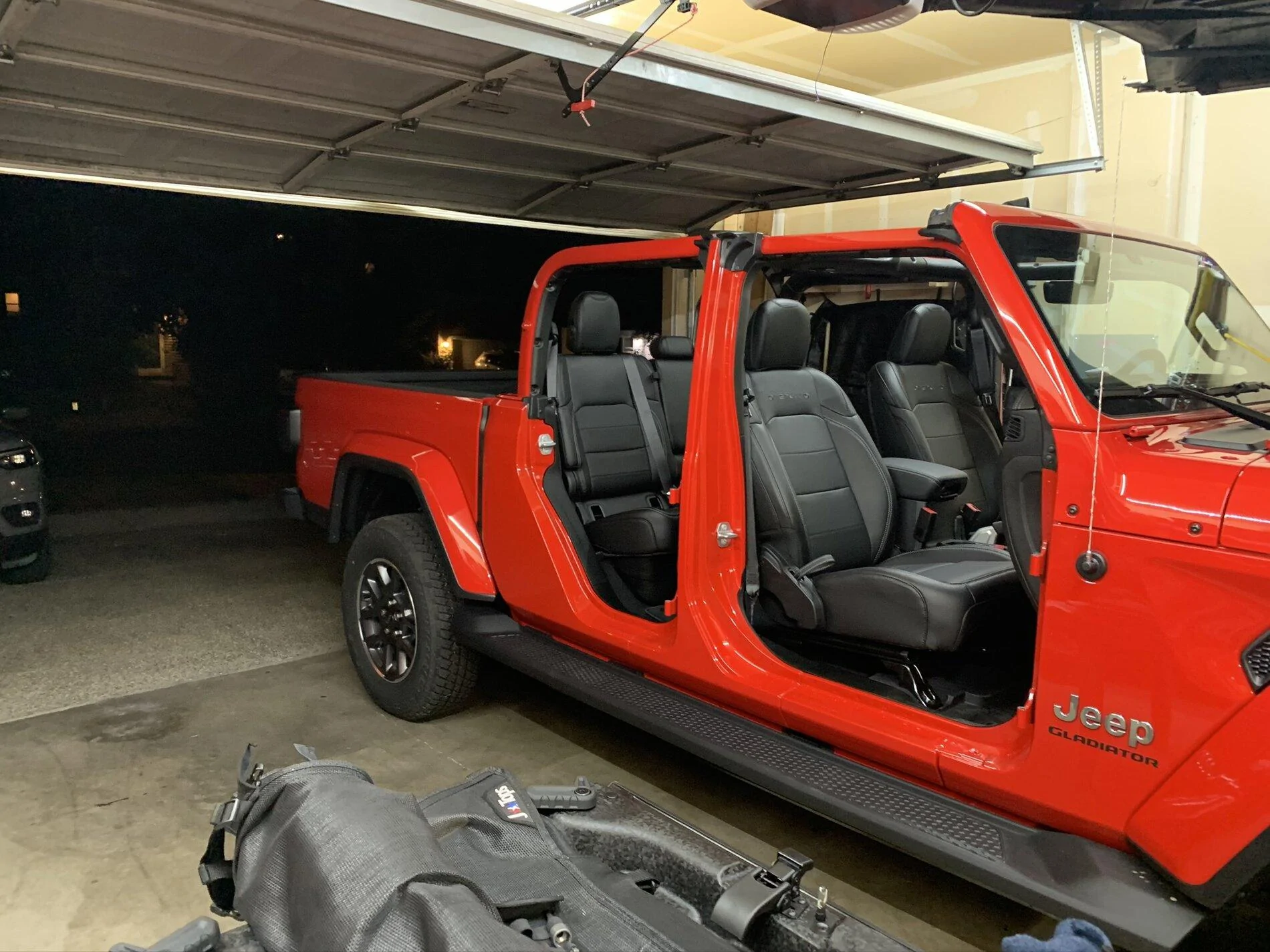 Jeep Gladiator Nude Gladiators (no doors/tops) - pics please 6BB6787A-D3FB-4FE1-A278-714452FBCD09