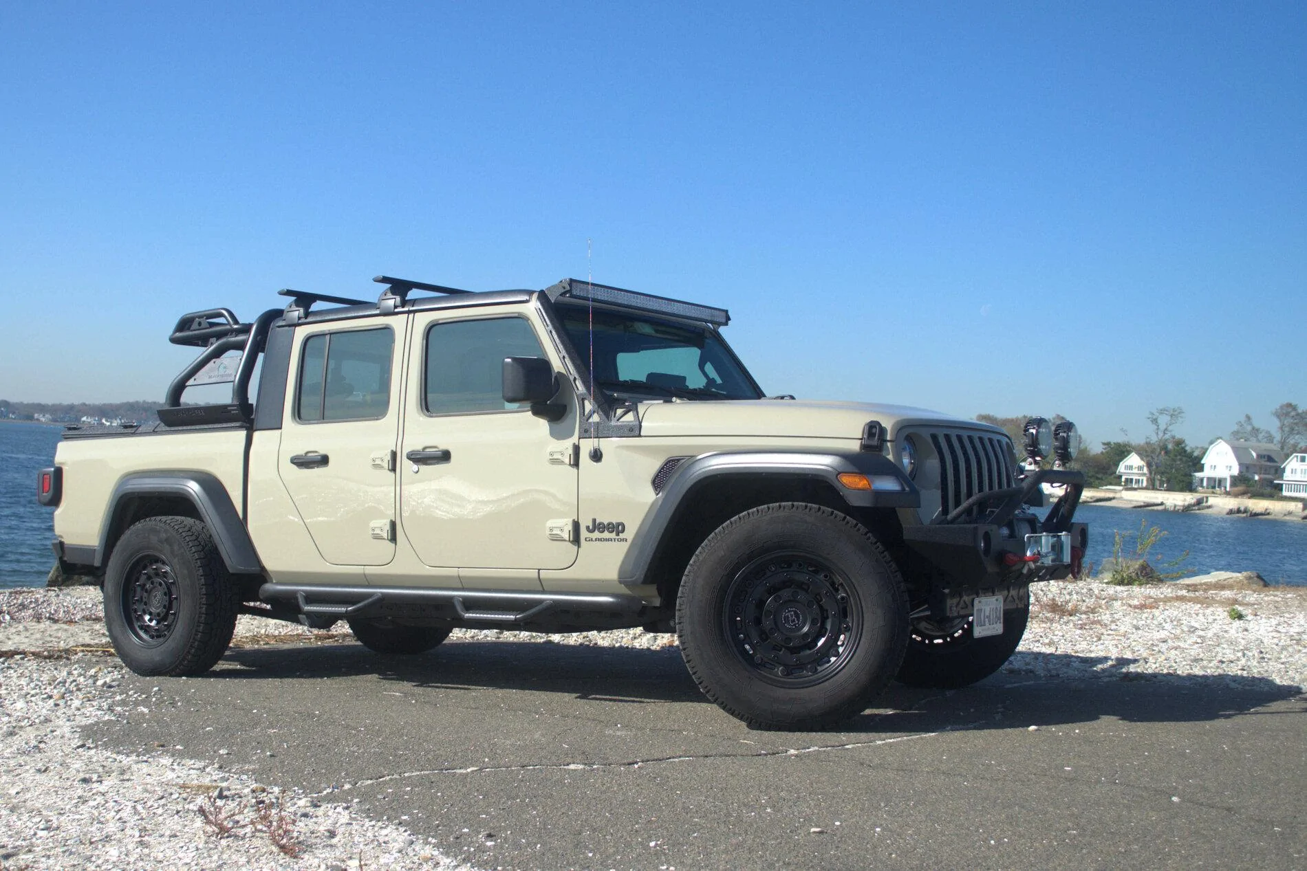Jeep Gladiator Blackhorse Atlas Roll Bar and Diamondback combined total shot