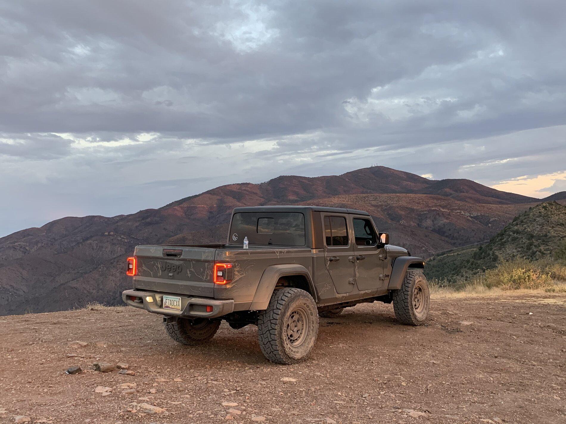Jeep Gladiator Gray Jeep Truck 61394344-AD5E-4FA9-88F6-A153B594E15D
