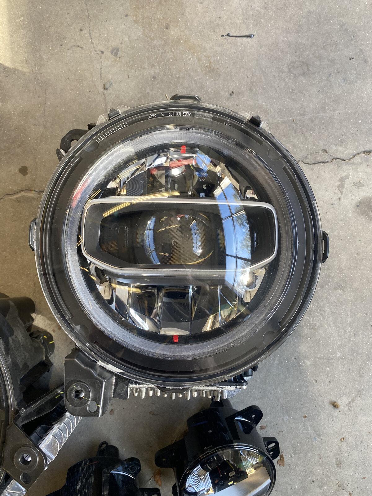 Jeep Gladiator New set of led headlights and fog lights ED595B33-EE4A-445A-907E-6EFD7936D6B2