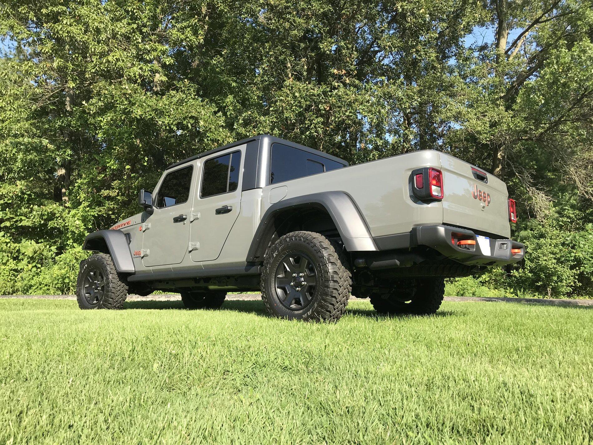 Jeep Gladiator Hypertension Sting Gray Mojave Build 1CA73F01-35A7-42A7-8CC7-54562A738A55