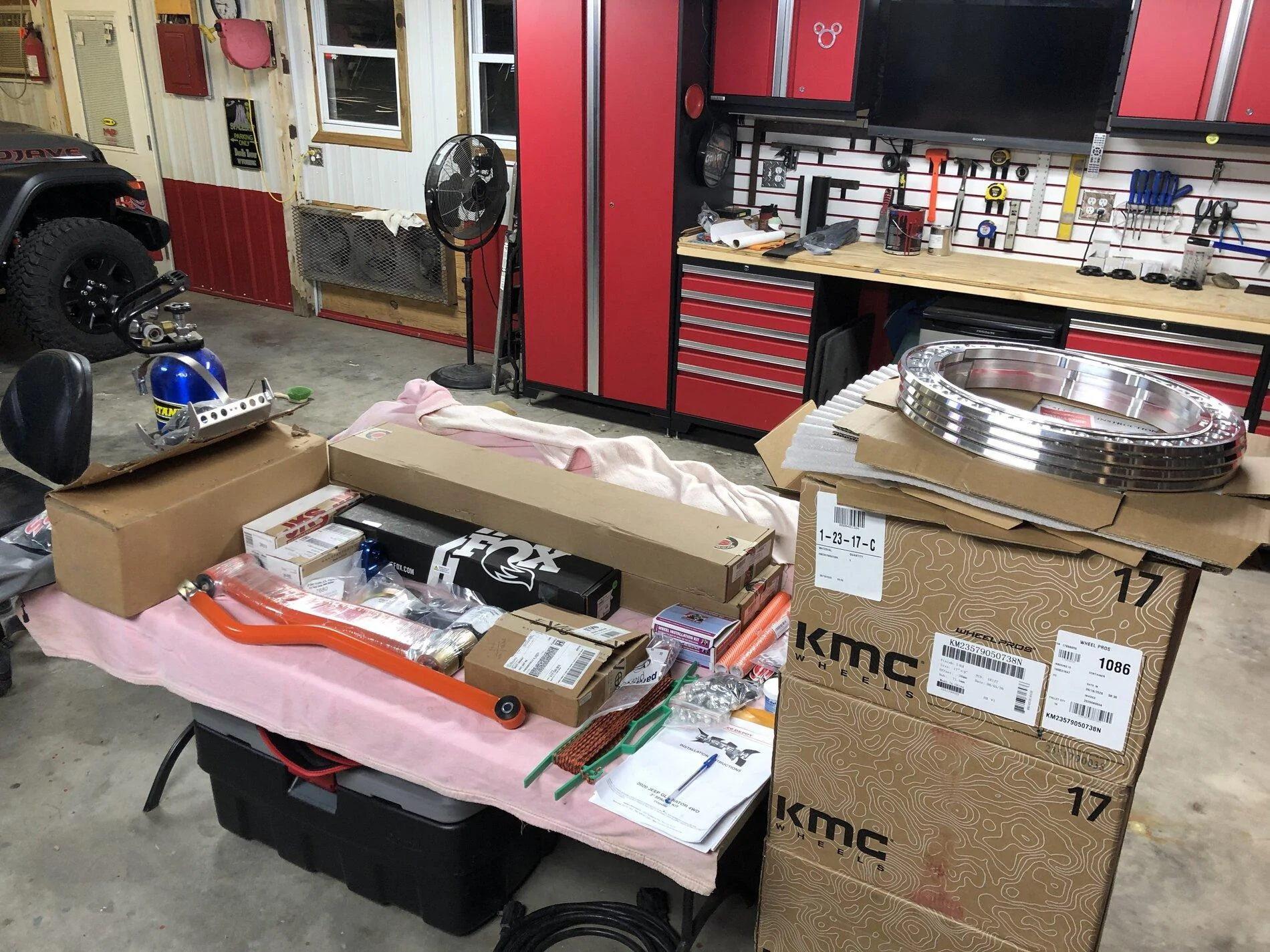 Jeep Gladiator Hypertension Sting Gray Mojave Build 852981B0-57E7-4002-85D7-2FBC7B7F1B97