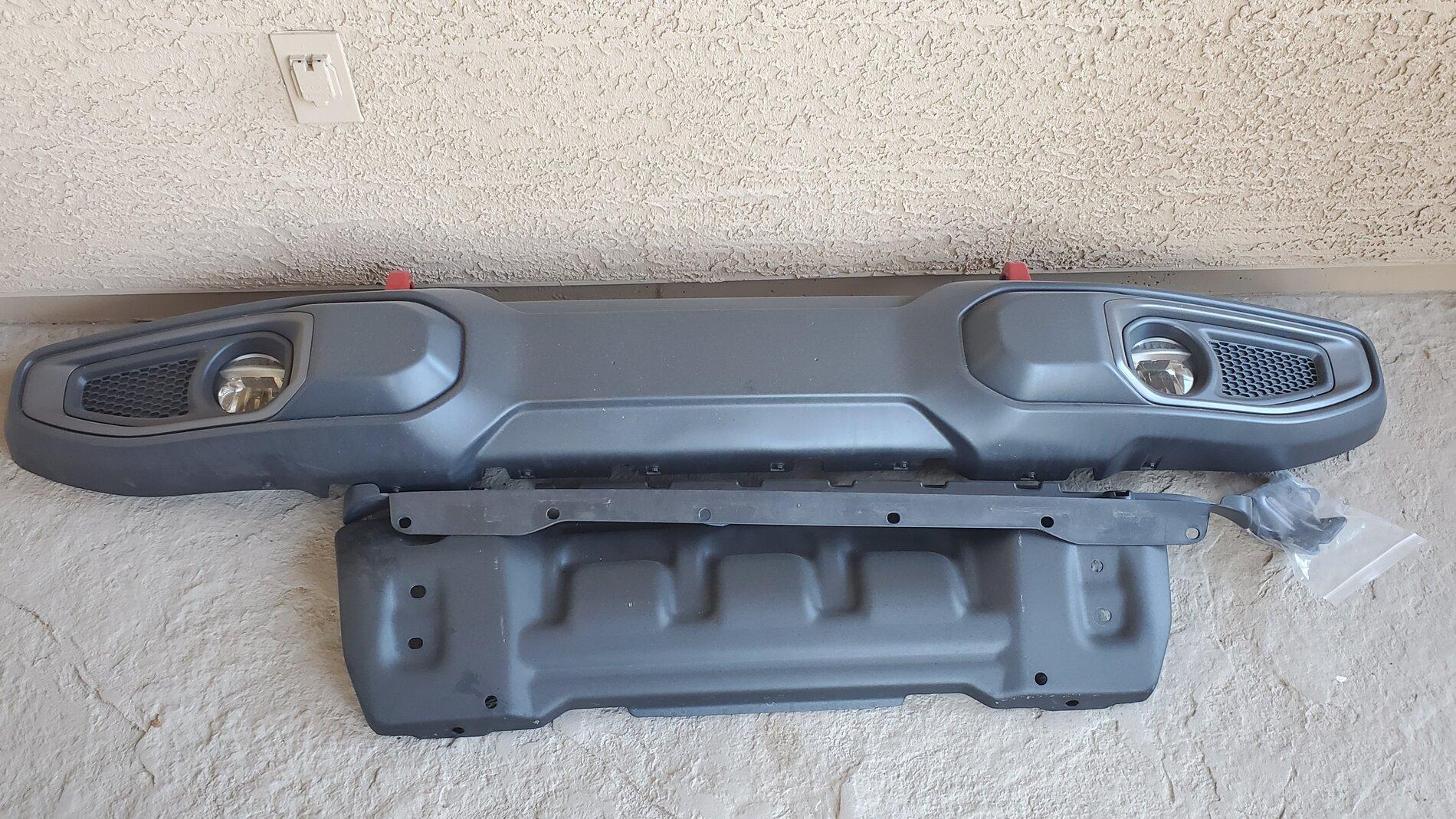 Jeep Gladiator Front Bumper / Skid Plate & LED Fog Lights 20201105_140036