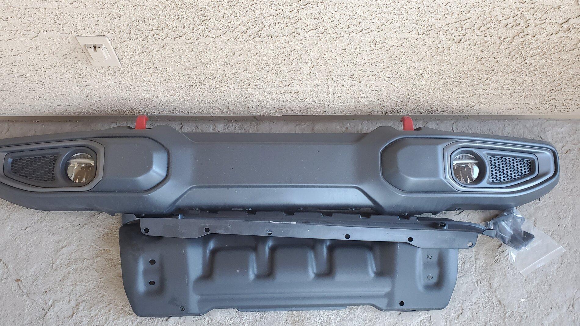 Jeep Gladiator Front Bumper / Skid Plate & LED Fog Lights 20201105_140047