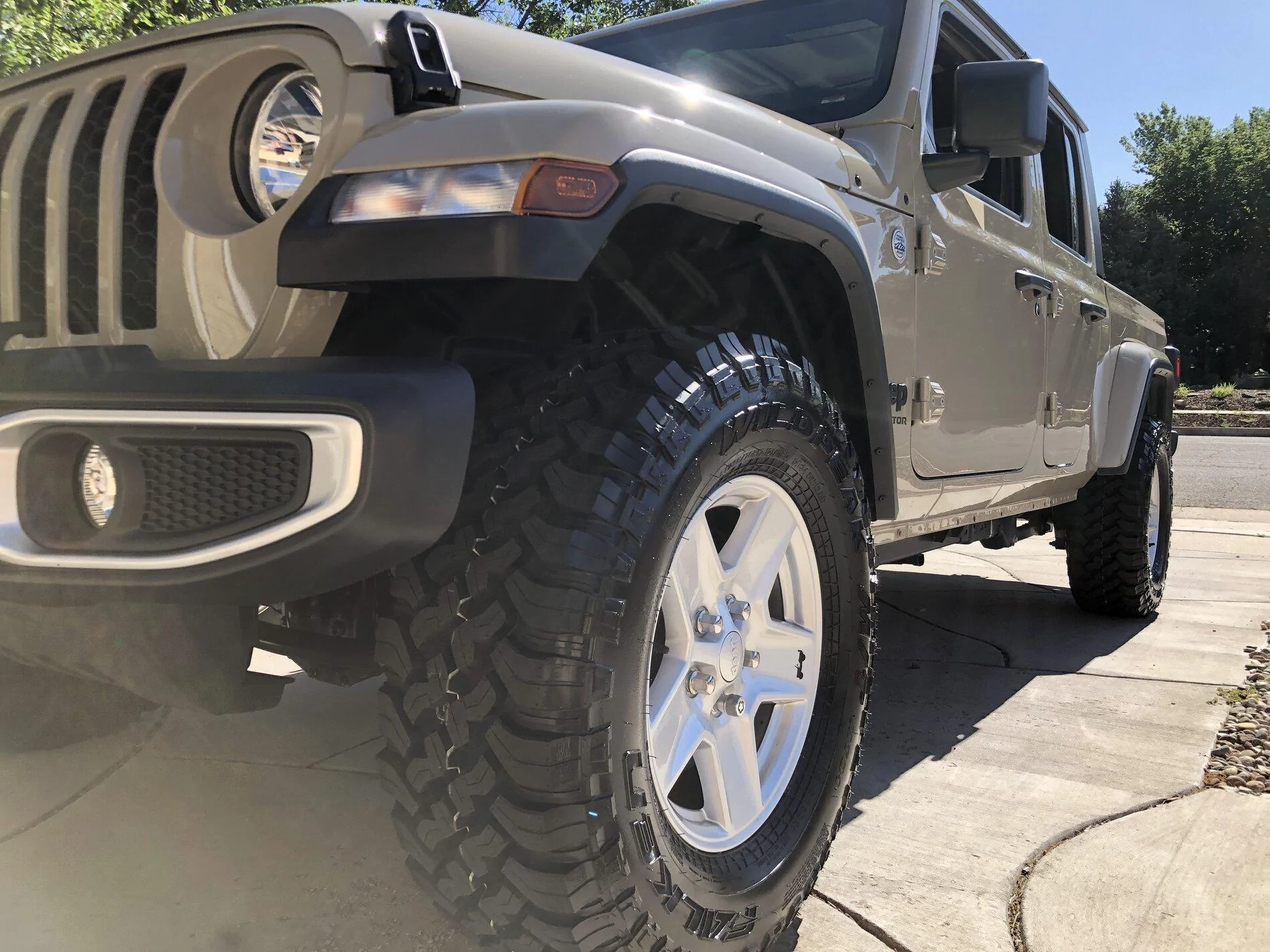 Jeep Gladiator Why are the stock wheels so bad? CFDD26DA-1C27-4BA8-9DA1-DFB99AE8CE8F