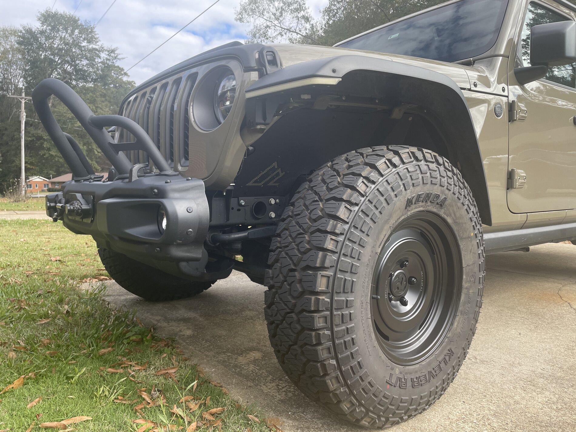 Jeep Gladiator Gator Swamp Fox 8F2782D3-4A02-4589-8CFC-E40353DFC014