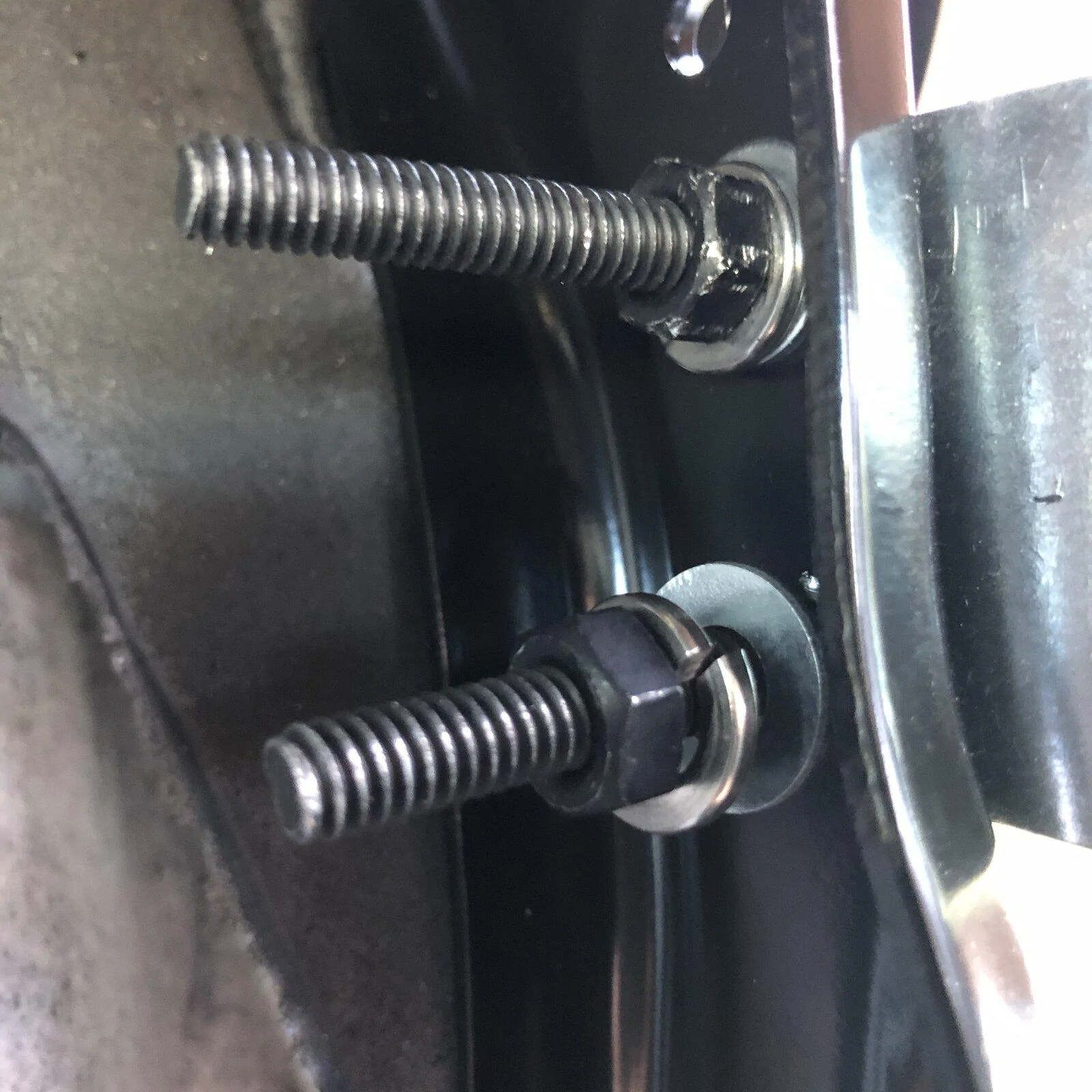 Jeep Gladiator HOW TO: Locking Gladiator back seat bottom or locking under seat storage 3238EAFB-A8A0-48C0-B315-B9A853E1C978