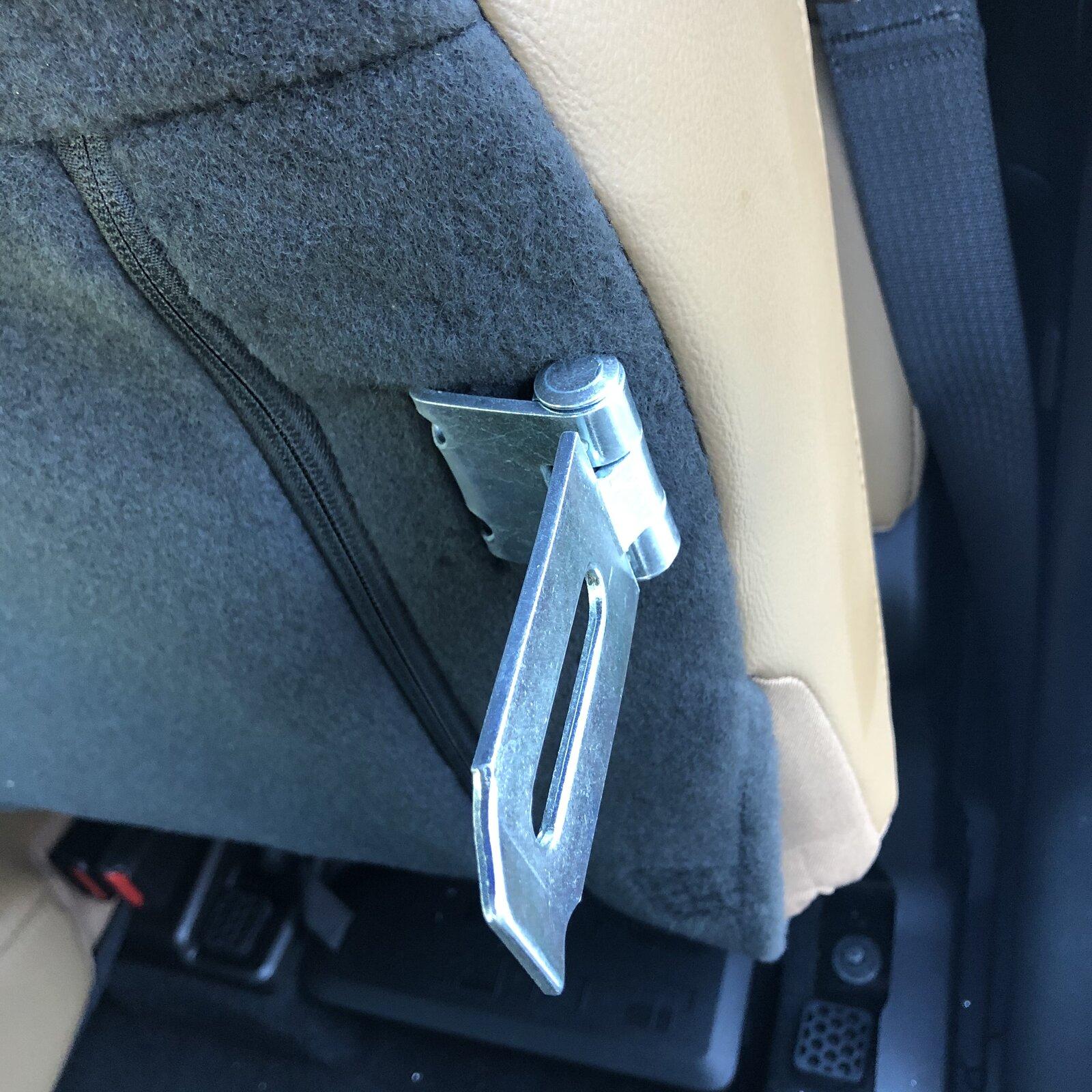 Jeep Gladiator HOW TO: Locking Gladiator back seat bottom or locking under seat storage AE9750E1-ED79-4F38-BA50-09CAF0AFACFD