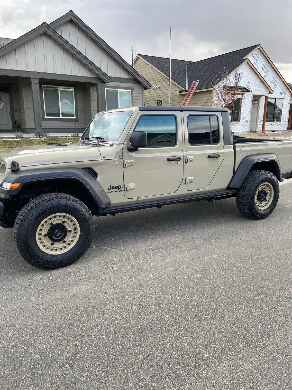 Jeep Gladiator What kind of wheels are these? 5BF332C9-1513-4268-8A1E-BD9C6A9493CC
