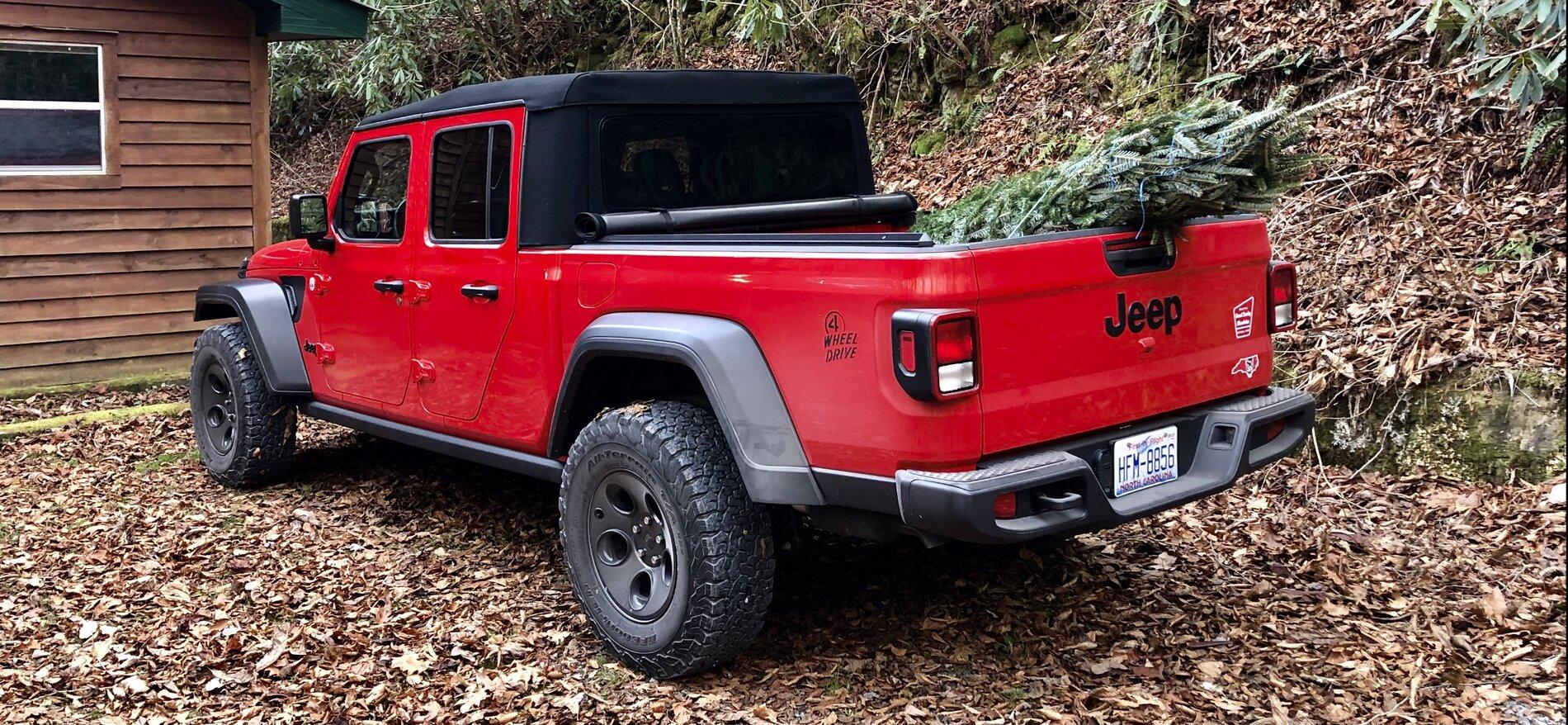 Jeep Gladiator FIRECRACKER RED Gladiator JT Club EE9638BC-78E2-497B-8924-CC55DCF6A8B7