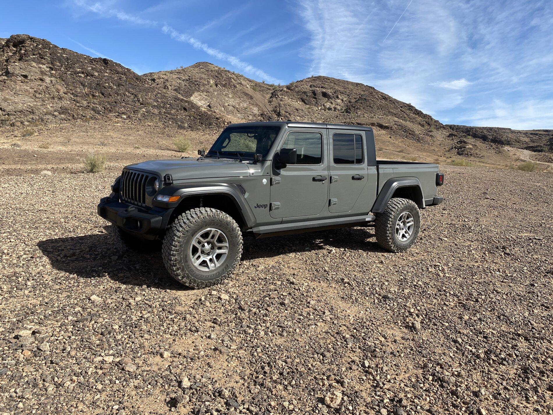 Jeep Gladiator STING GRAY Gladiator JT Club {filename}
