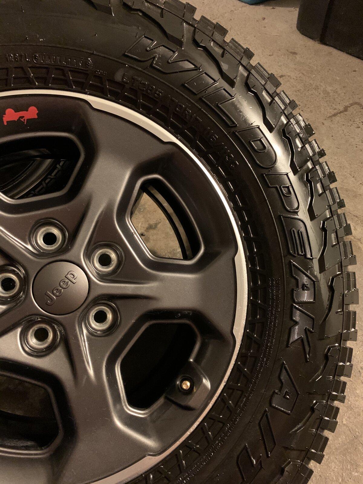 Jeep Gladiator Rubicon Takeoffs - Wheels and Tires for sale E90A0103-46A4-4A6D-913B-F7D700C3E7C2