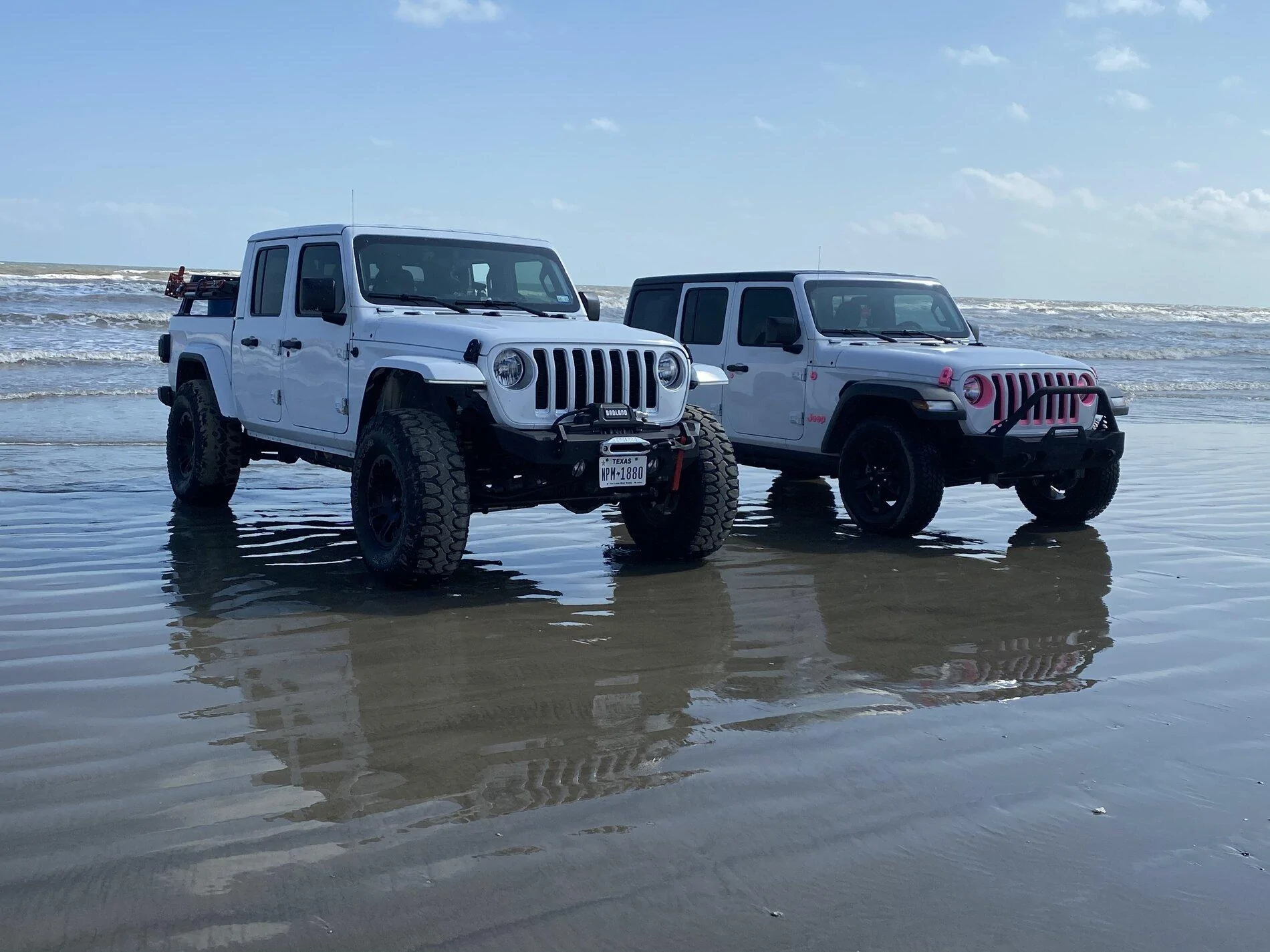 Jeep Gladiator JL to JT owners, post up both 8301B9C9-0E91-4130-A6BA-4E3540C495A9