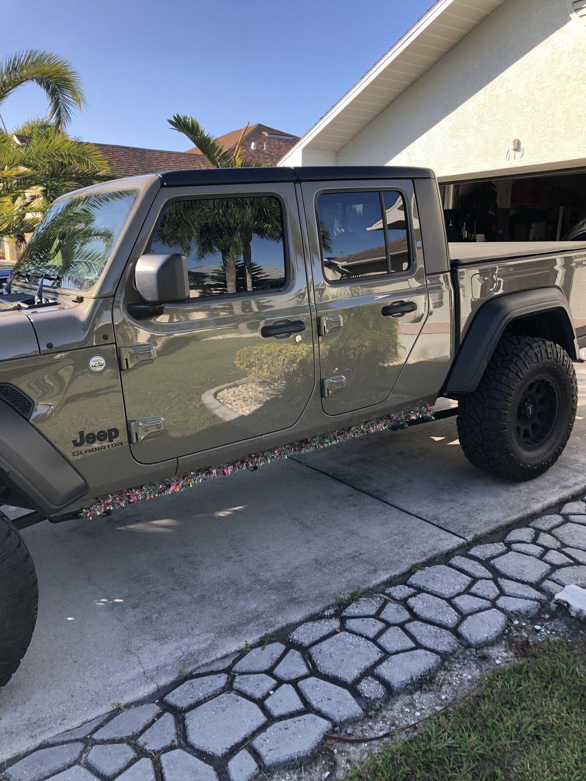 Jeep Gladiator Jeep Christmas Decorations??? 0F28FDB1-3F0D-4475-A8A1-8BD9355012B0